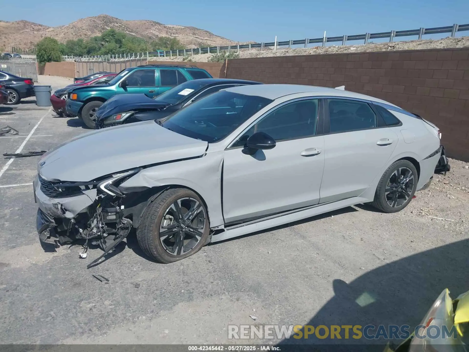 14 Photograph of a damaged car 5XXG64J25MG039708 KIA K5 2021