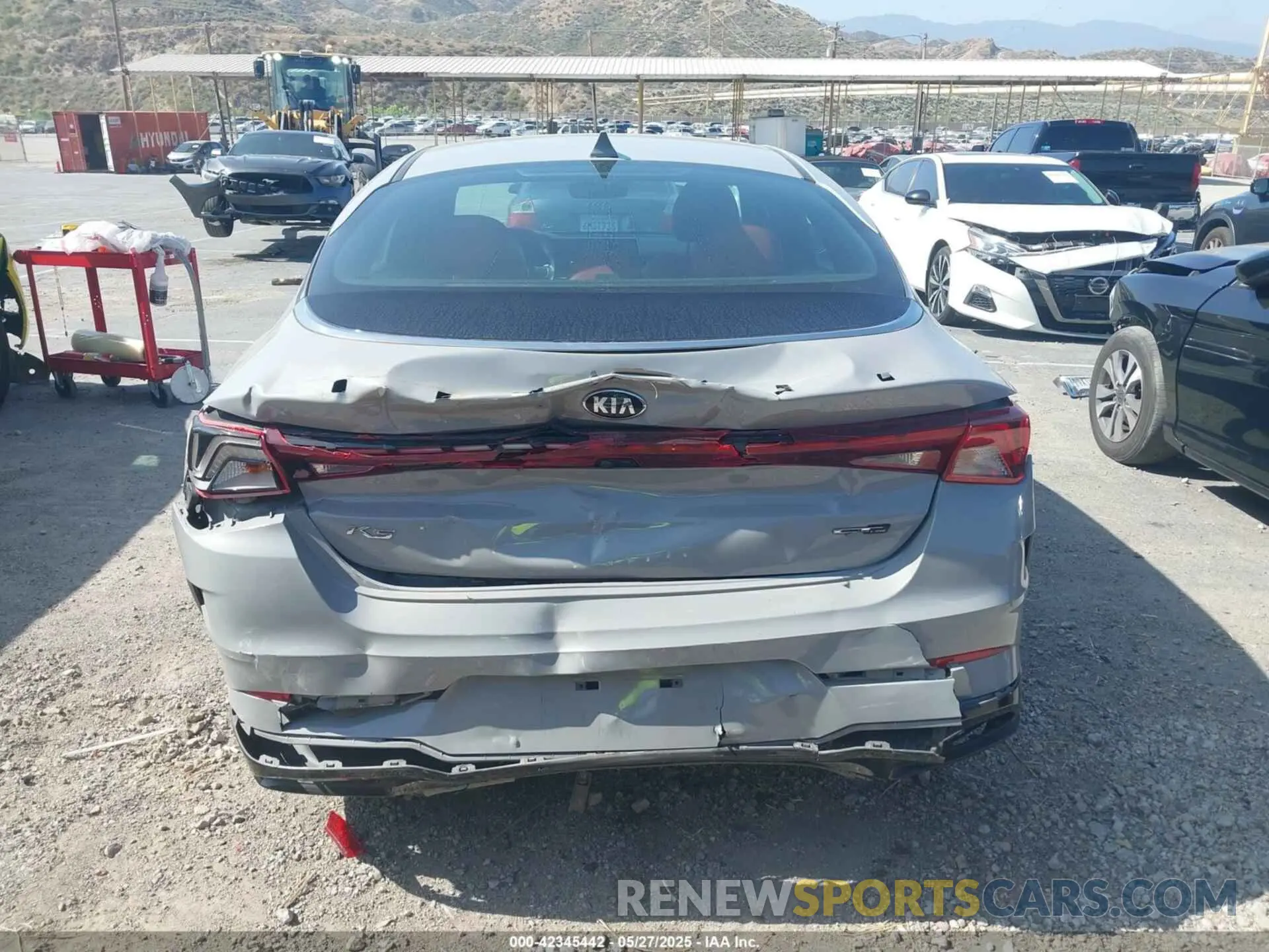 6 Photograph of a damaged car 5XXG64J25MG039708 KIA K5 2021