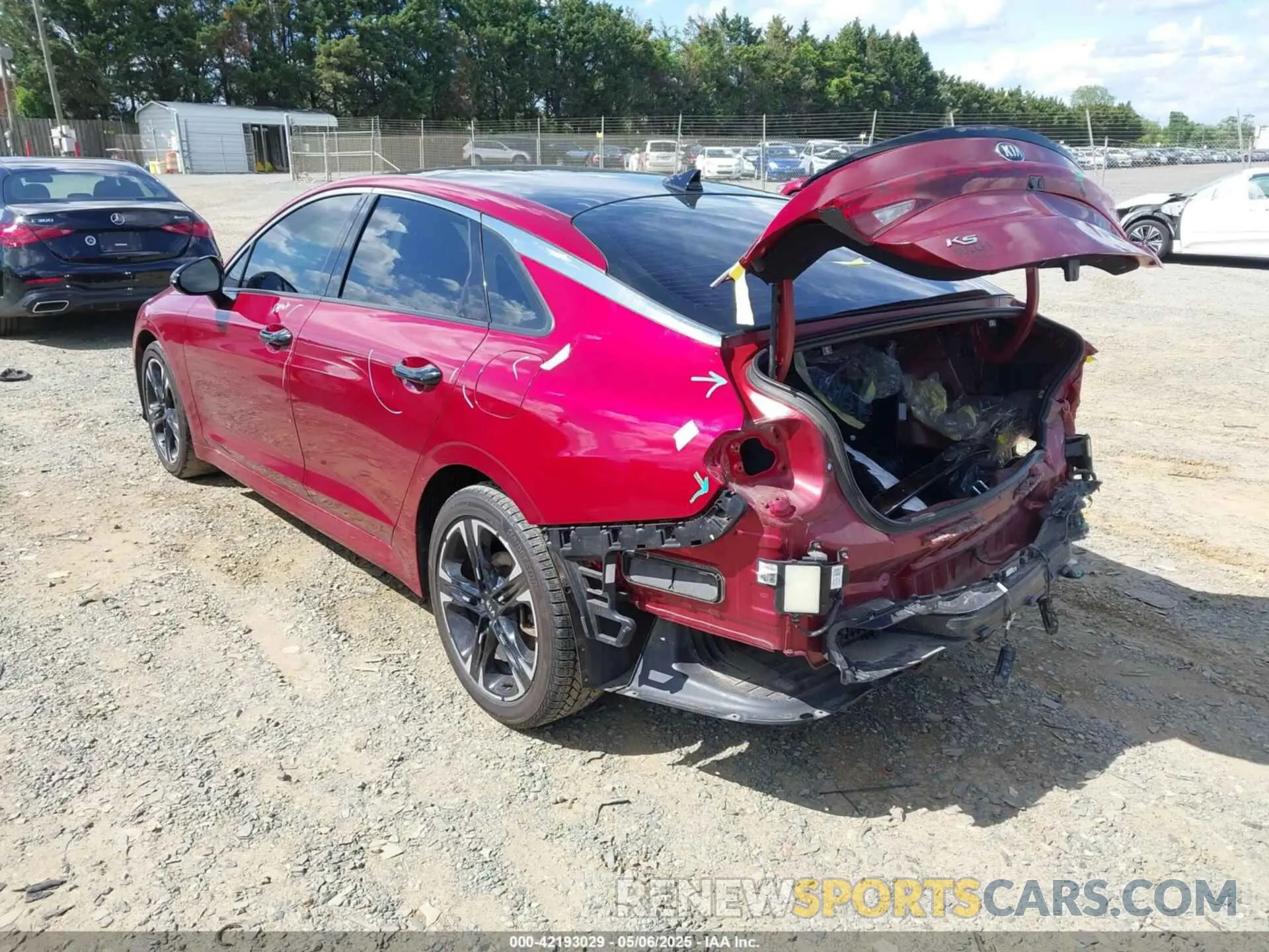 3 Photograph of a damaged car 5XXG64J2XMG021477 KIA K5 2021