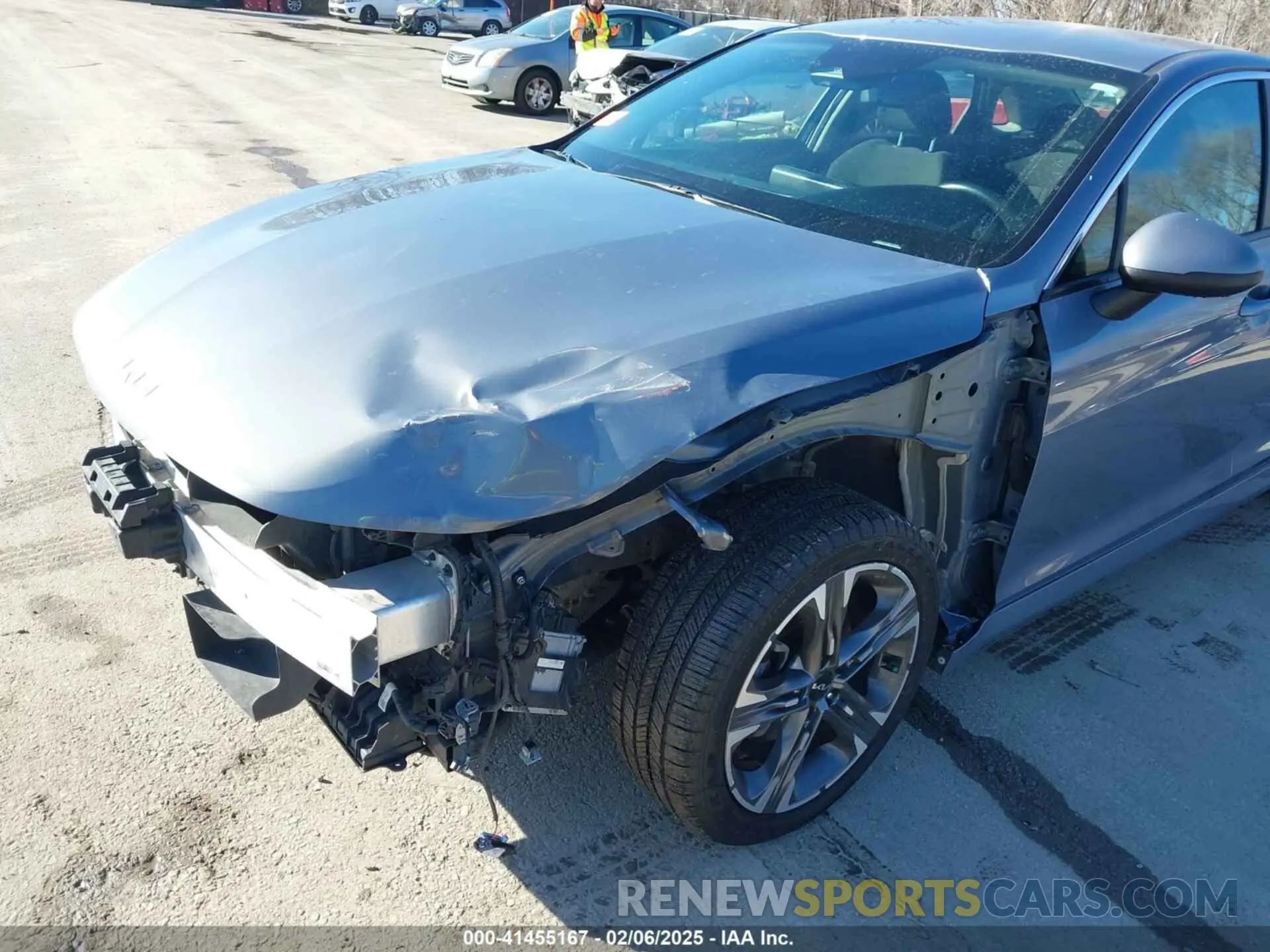 6 Photograph of a damaged car 5XXG14J21NG113805 KIA K5 2022