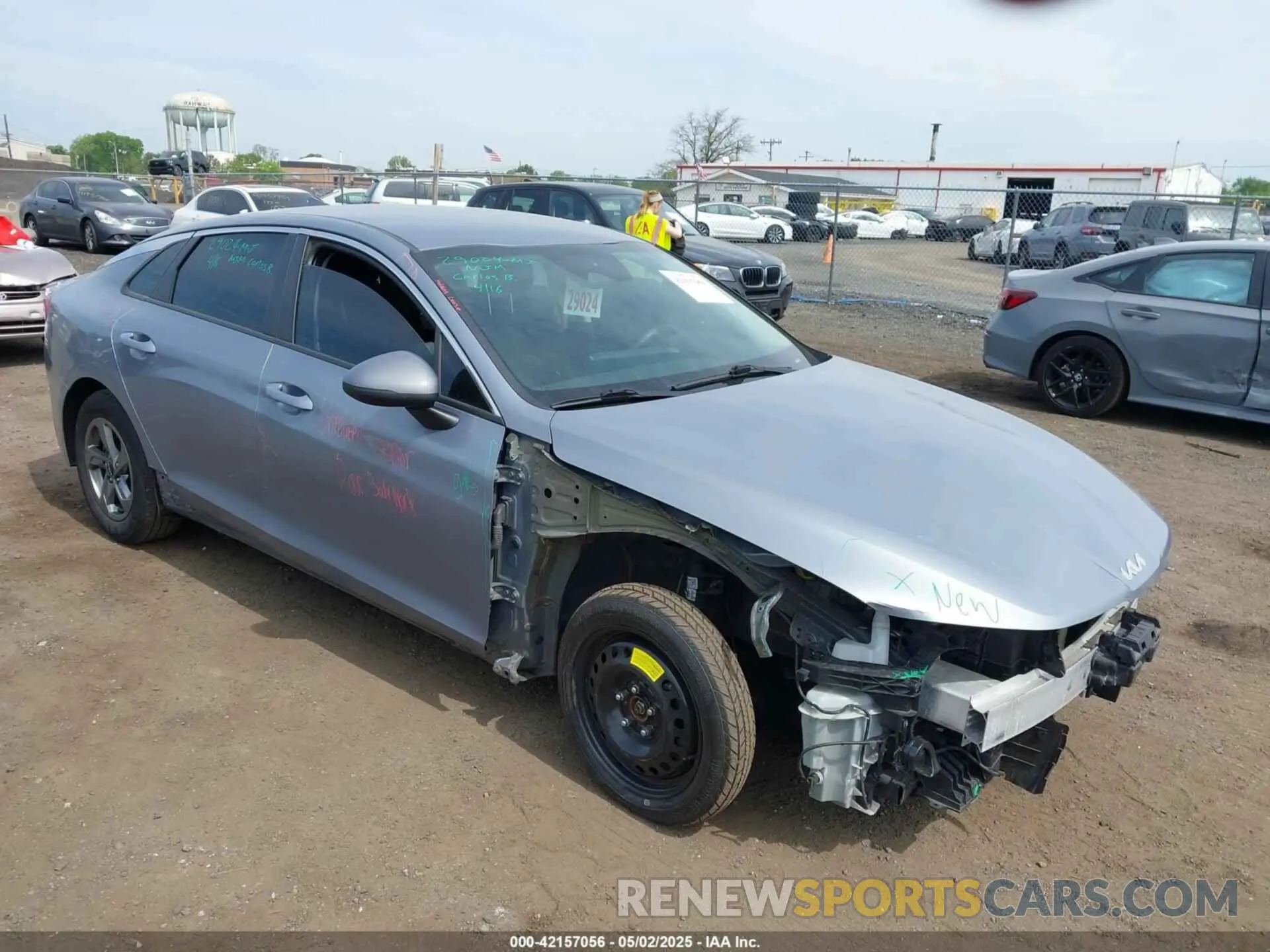 1 Photograph of a damaged car 5XXG14J21NG122942 KIA K5 2022