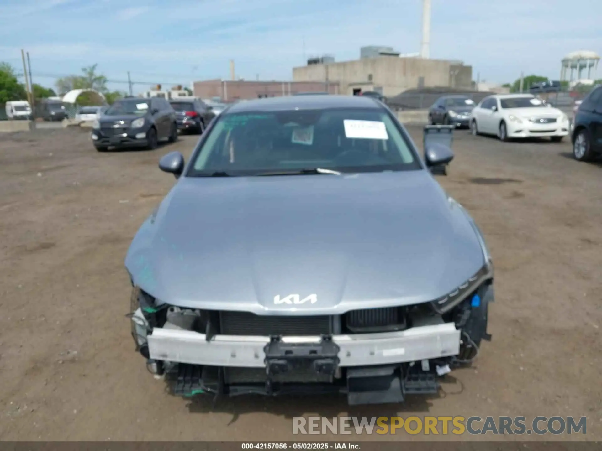 13 Photograph of a damaged car 5XXG14J21NG122942 KIA K5 2022