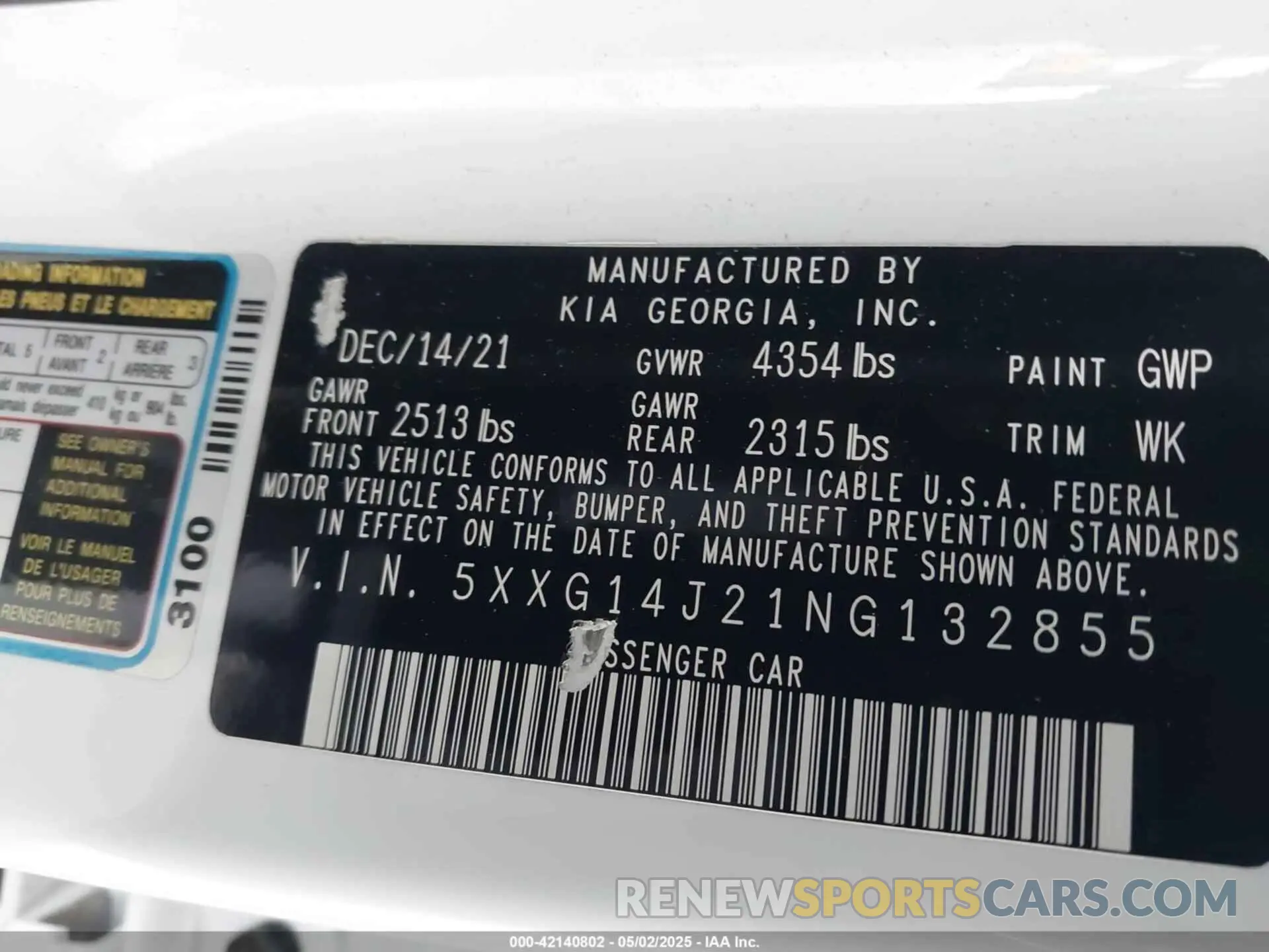 9 Photograph of a damaged car 5XXG14J21NG132855 KIA K5 2022