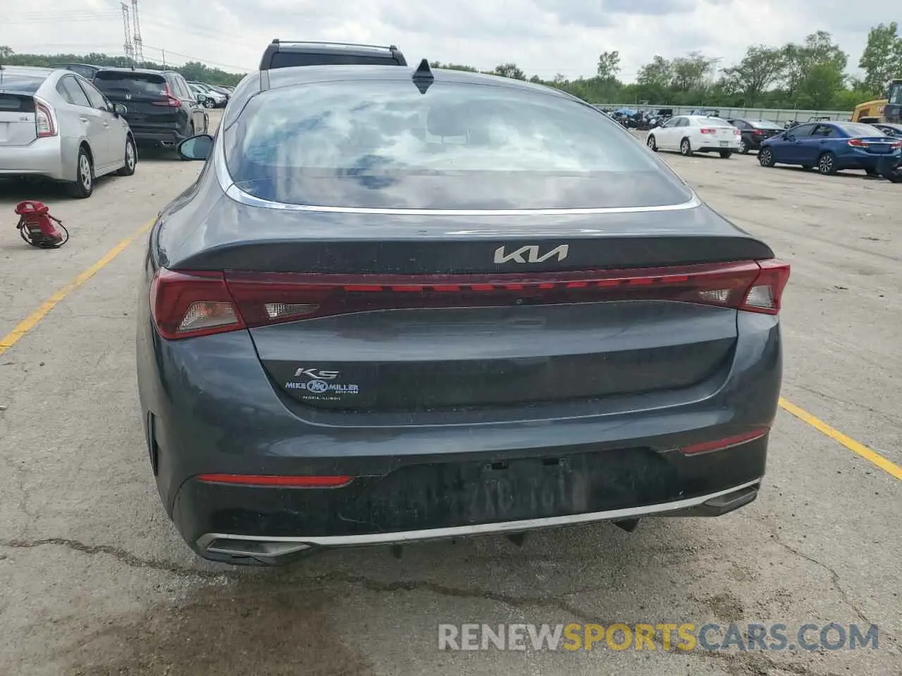 6 Photograph of a damaged car 5XXG14J22NG105325 KIA K5 2022