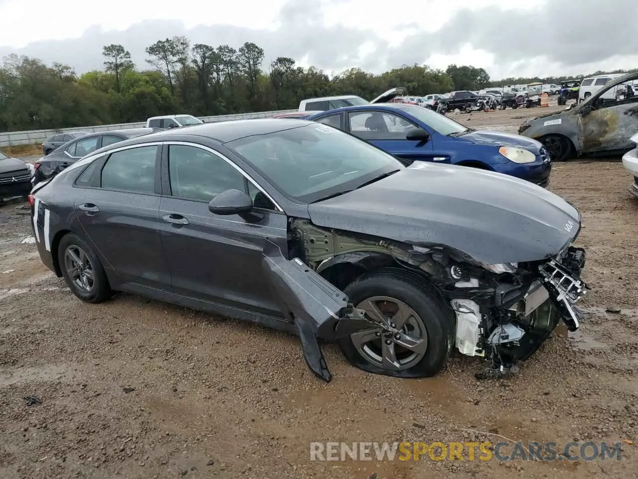 4 Photograph of a damaged car 5XXG14J22NG108516 KIA K5 2022