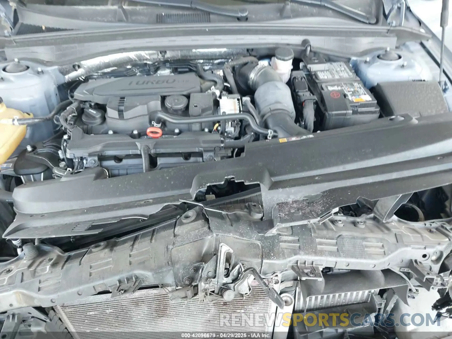 10 Photograph of a damaged car 5XXG14J23NG090639 KIA K5 2022