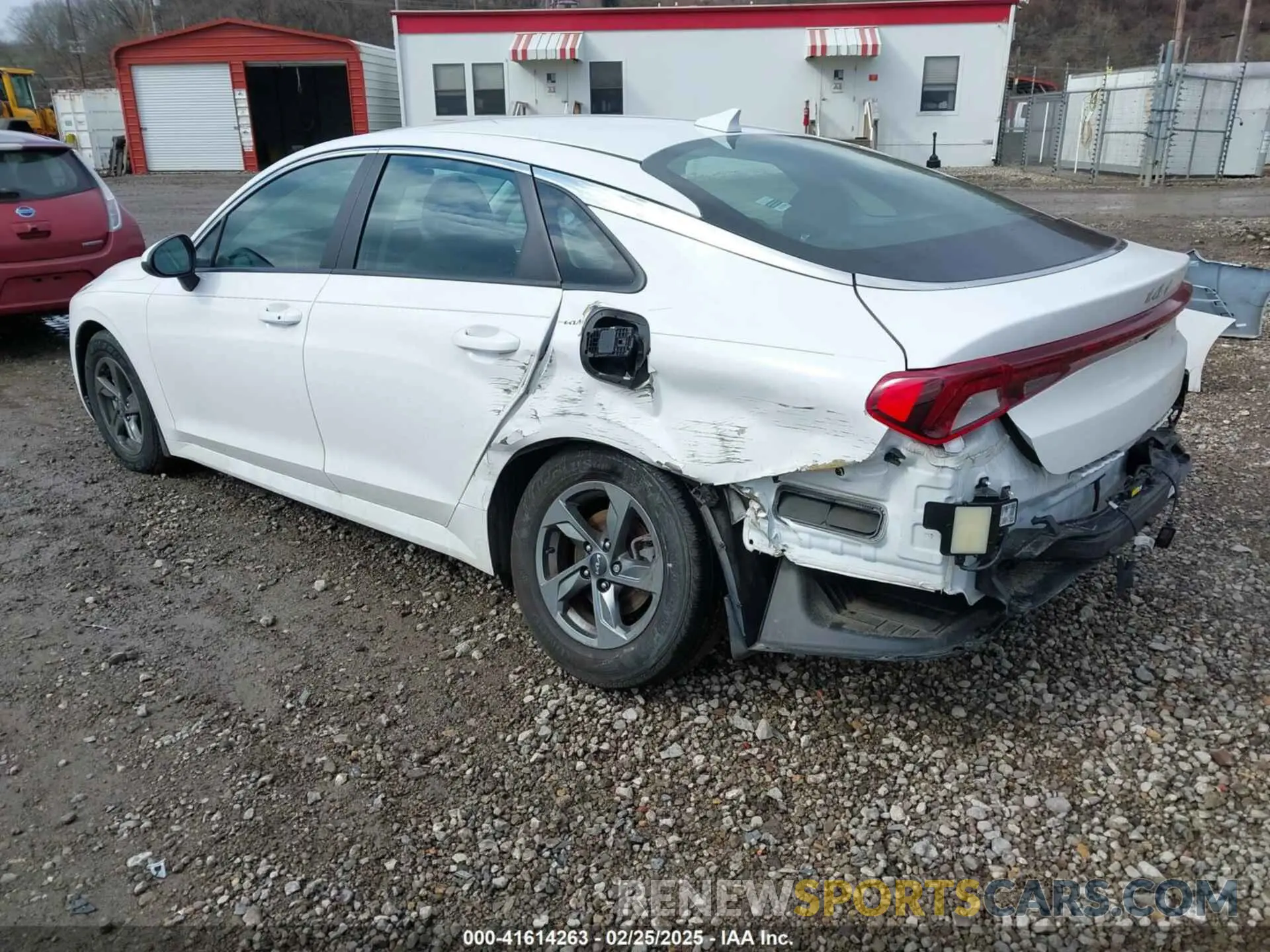 3 Photograph of a damaged car 5XXG14J26NG106106 KIA K5 2022