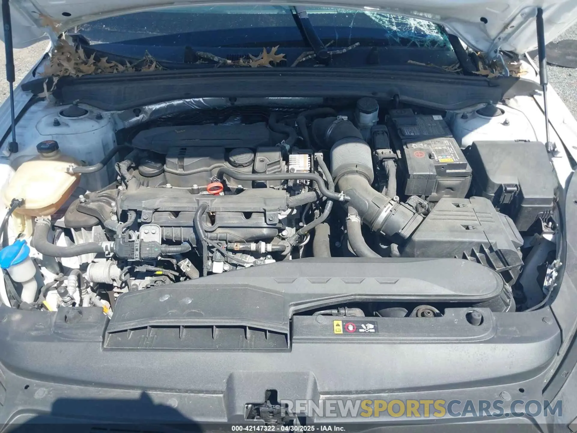 10 Photograph of a damaged car 5XXG14J26NG128378 KIA K5 2022