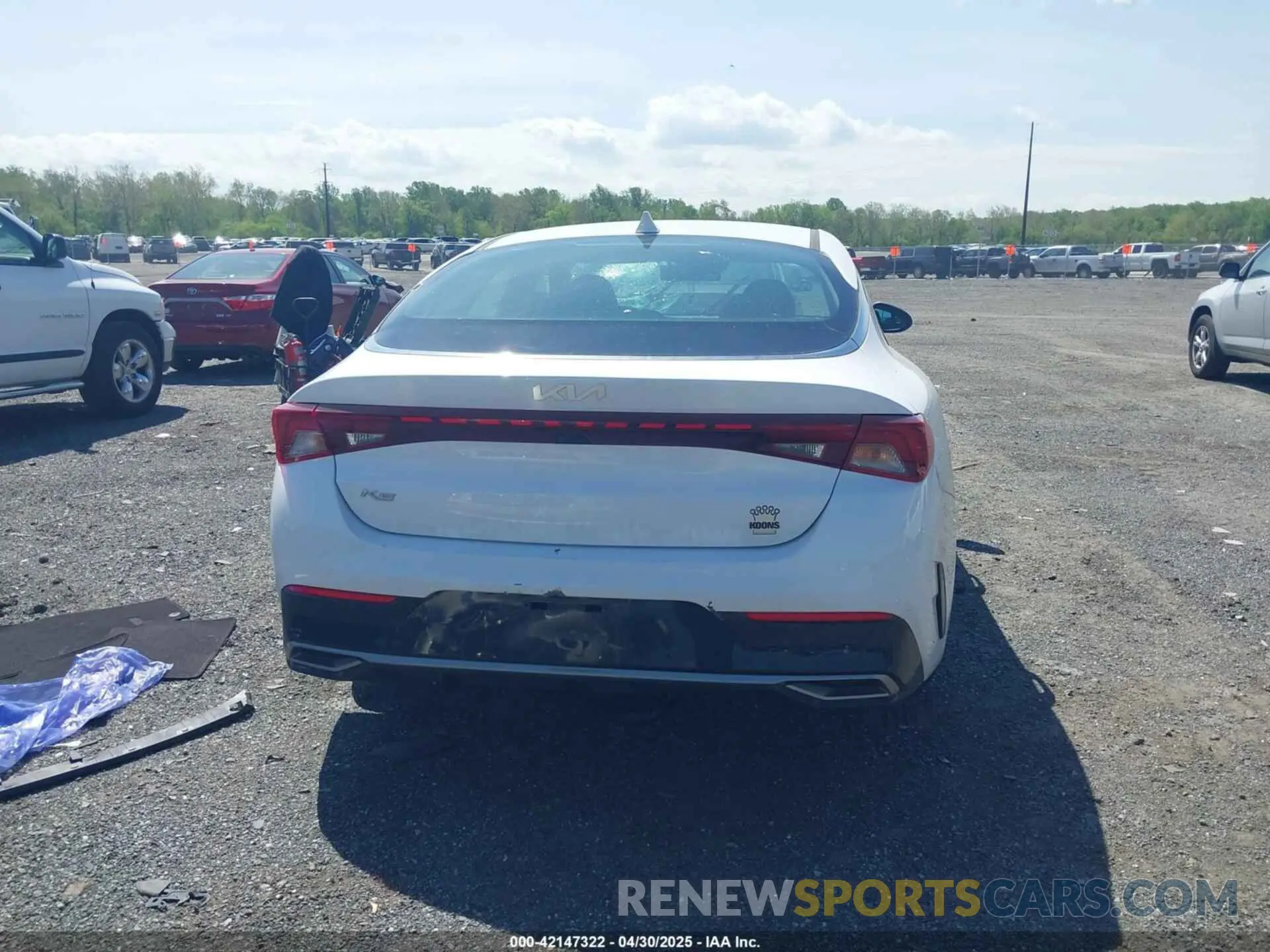16 Photograph of a damaged car 5XXG14J26NG128378 KIA K5 2022