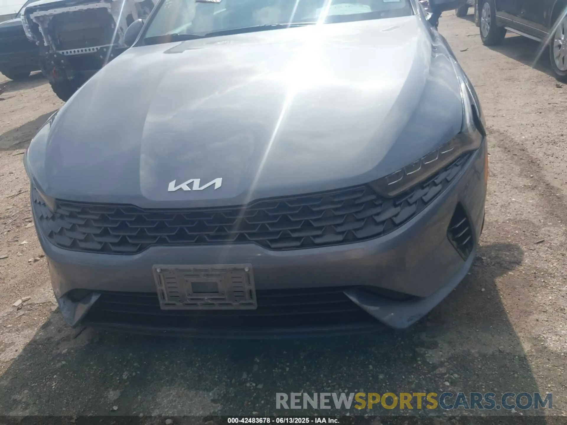 11 Photograph of a damaged car 5XXG14J26NG130759 KIA K5 2022