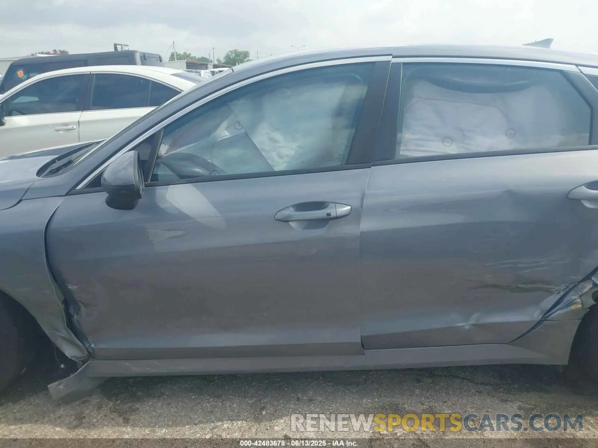 13 Photograph of a damaged car 5XXG14J26NG130759 KIA K5 2022