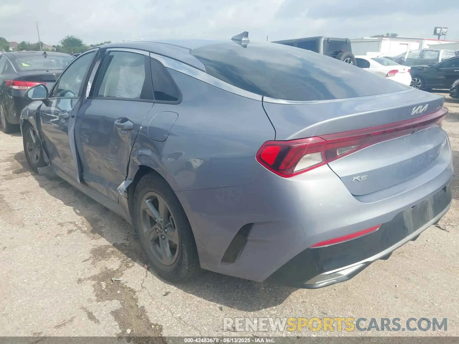3 Photograph of a damaged car 5XXG14J26NG130759 KIA K5 2022