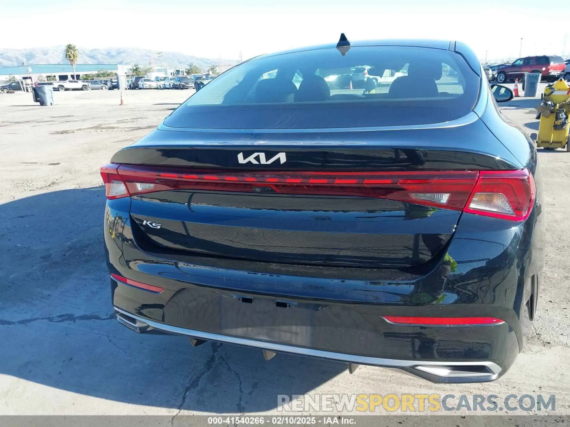 17 Photograph of a damaged car 5XXG14J26NG159842 KIA K5 2022