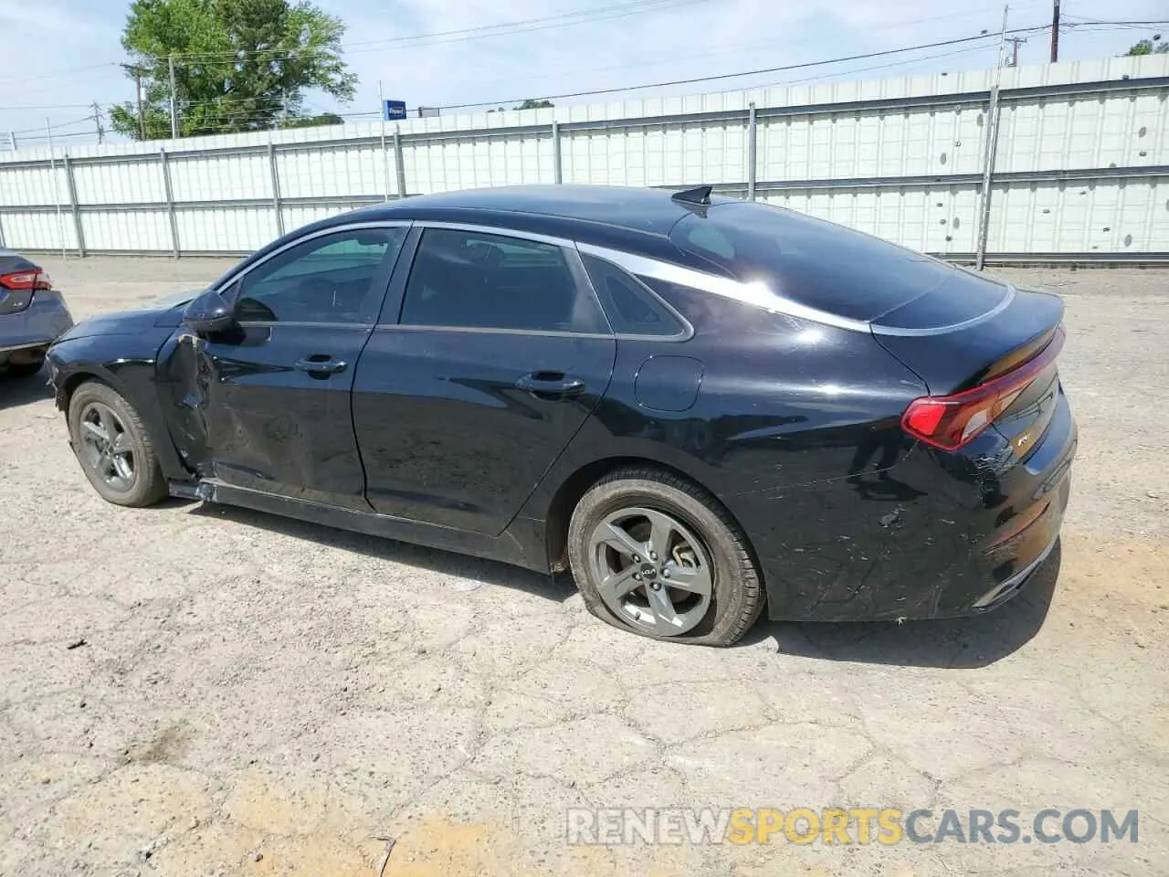 2 Photograph of a damaged car 5XXG14J27NG105966 KIA K5 2022
