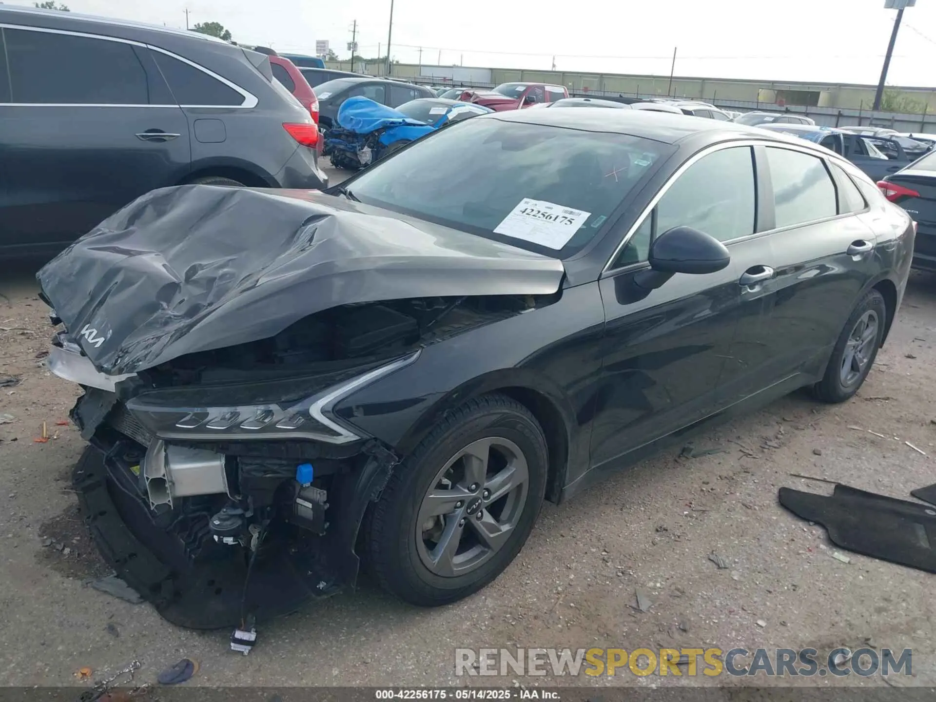 2 Photograph of a damaged car 5XXG14J27NG150860 KIA K5 2022