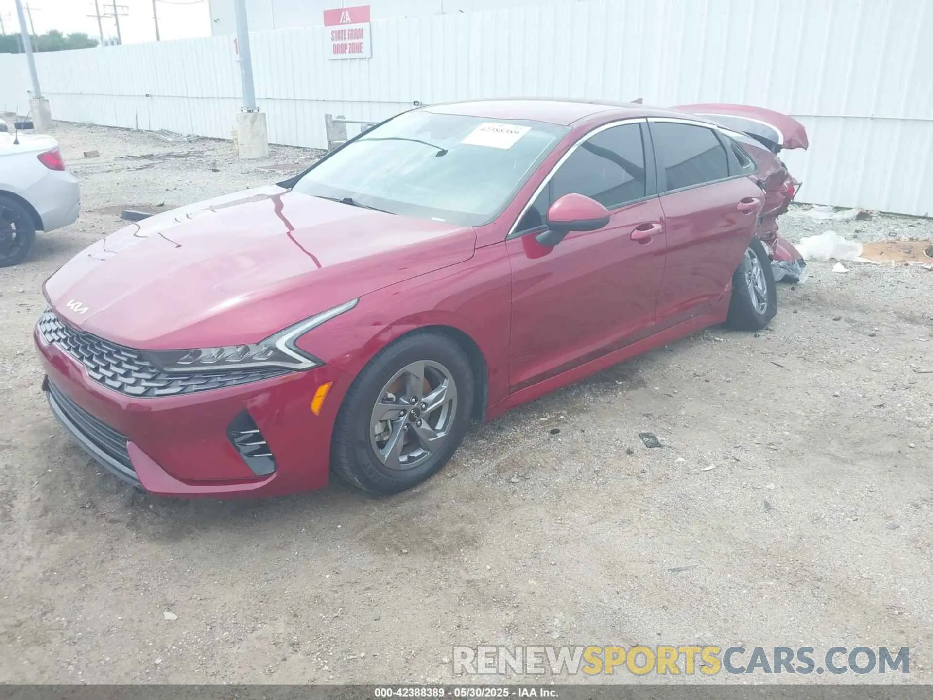 2 Photograph of a damaged car 5XXG14J28NG102753 KIA K5 2022