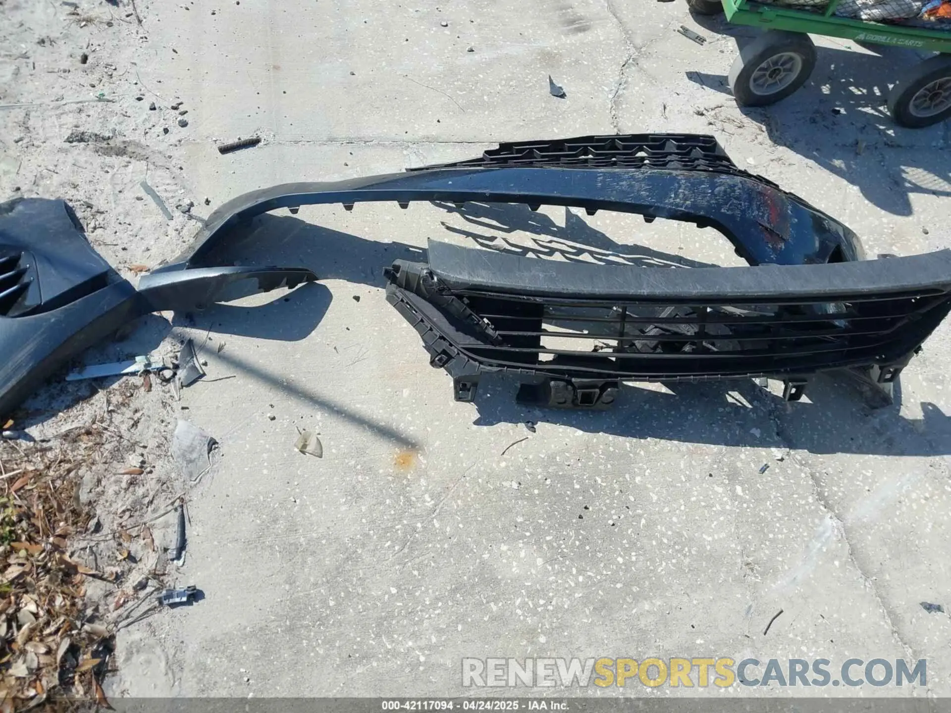 11 Photograph of a damaged car 5XXG14J28NG113817 KIA K5 2022