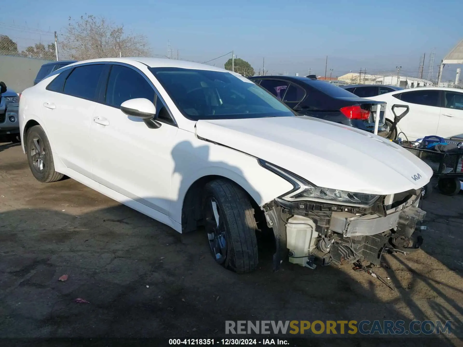 1 Photograph of a damaged car 5XXG14J28NG123134 KIA K5 2022