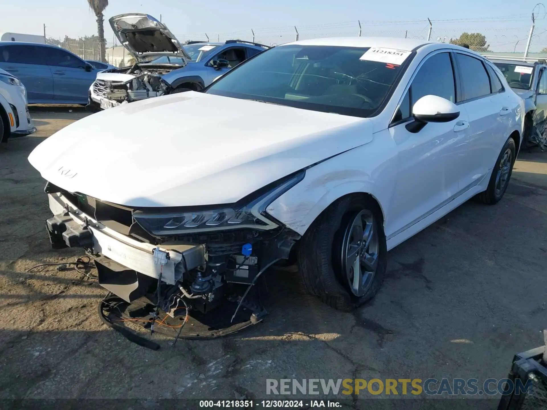 2 Photograph of a damaged car 5XXG14J28NG123134 KIA K5 2022