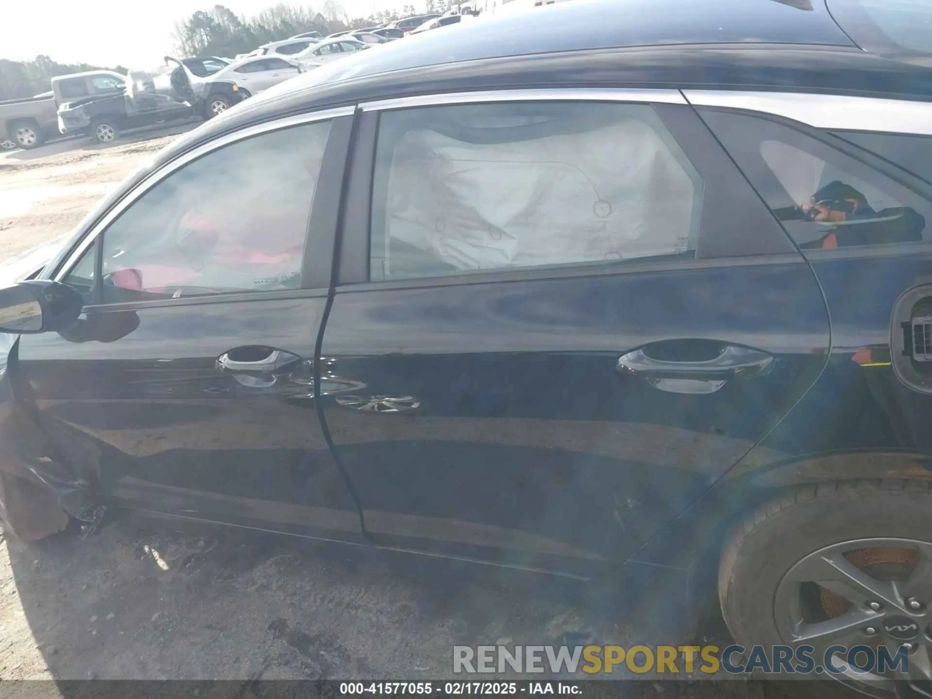 14 Photograph of a damaged car 5XXG14J29NG114622 KIA K5 2022