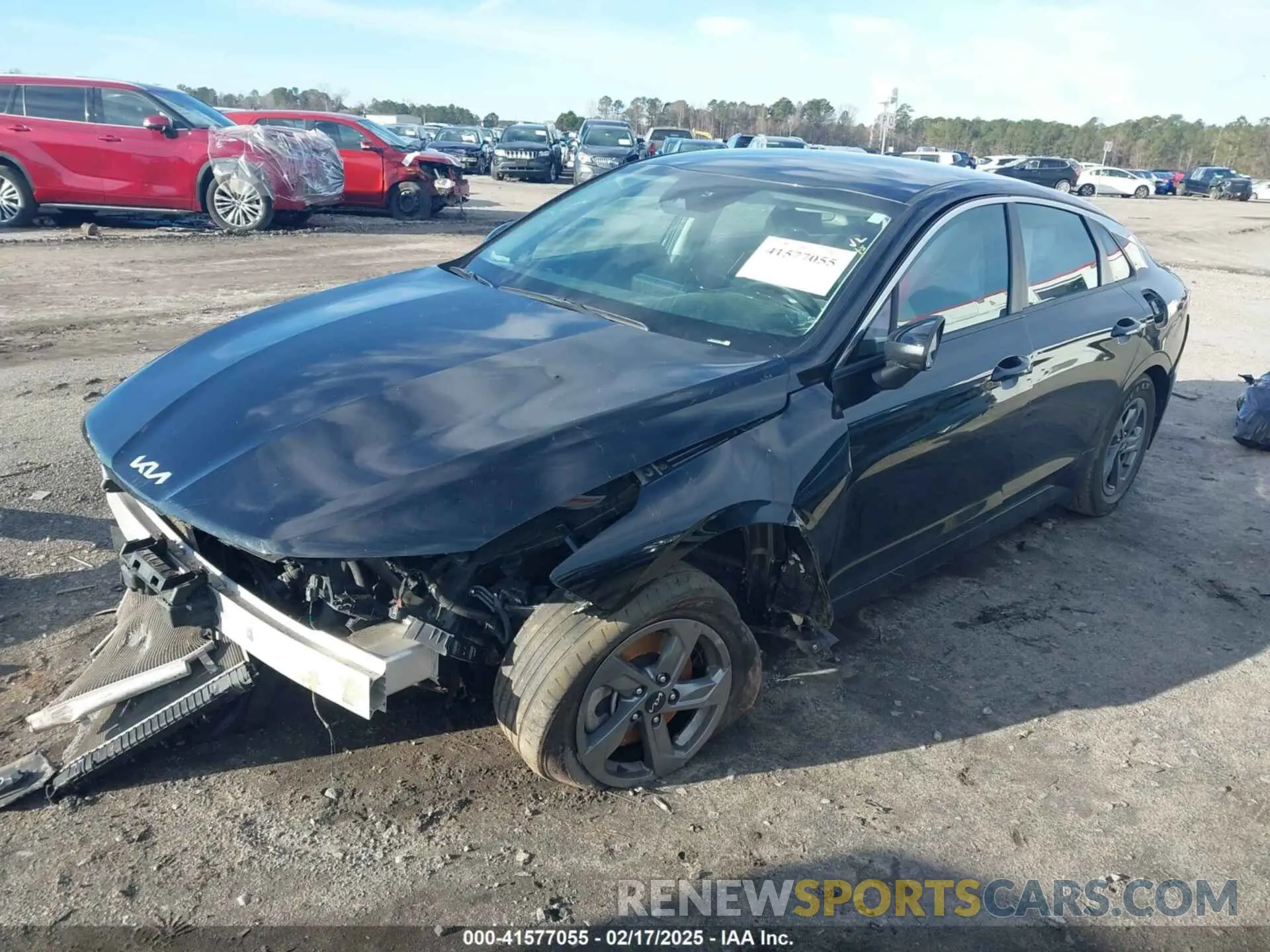 2 Photograph of a damaged car 5XXG14J29NG114622 KIA K5 2022