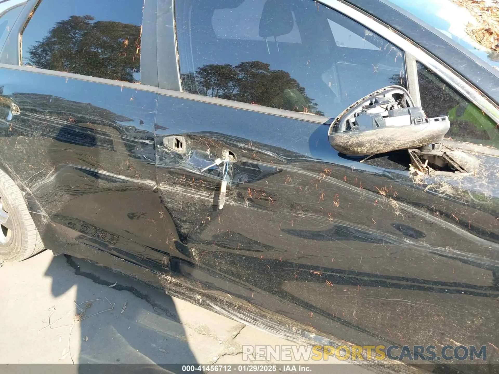 18 Photograph of a damaged car 5XXG14J29NG132439 KIA K5 2022