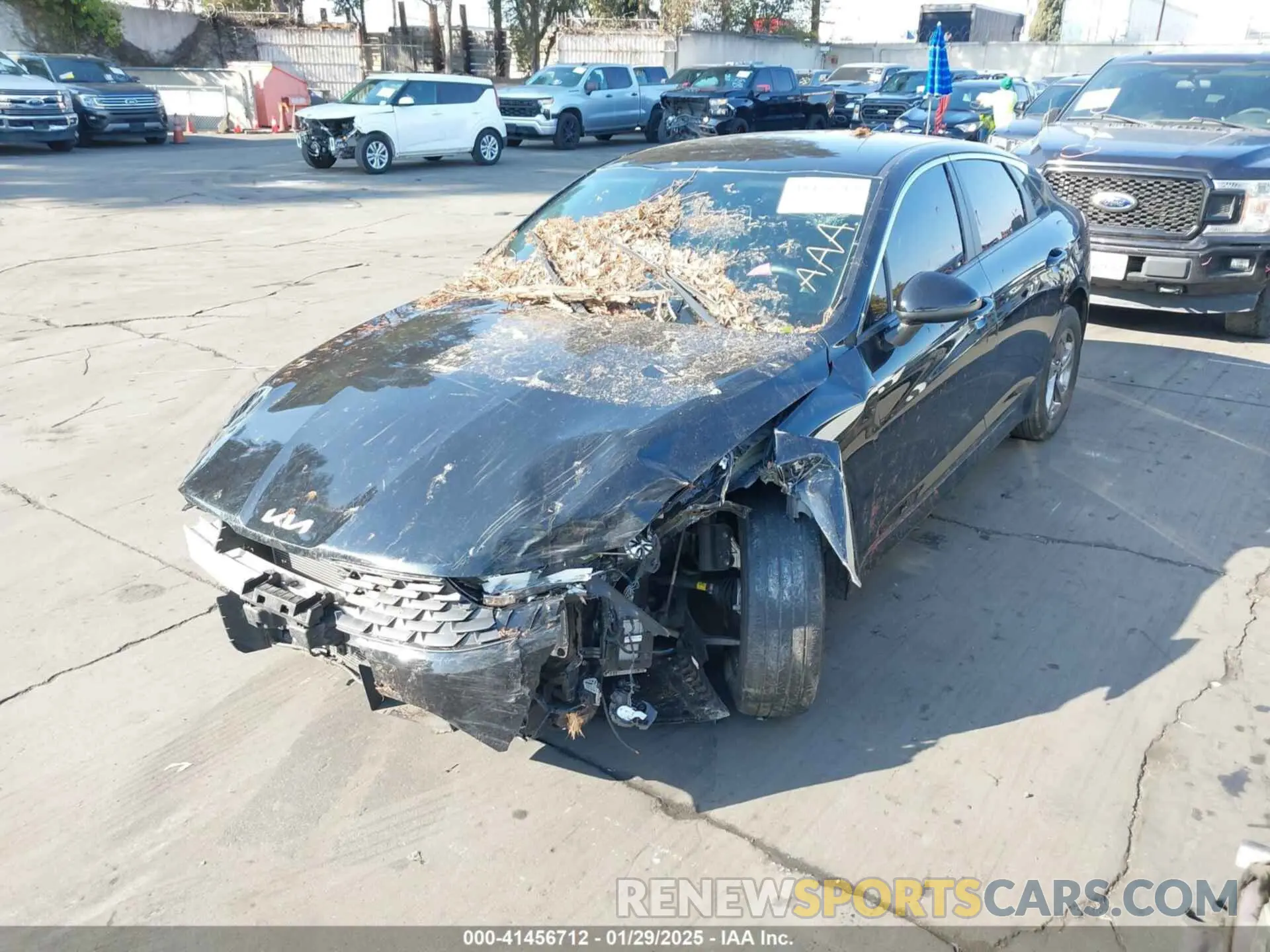 2 Photograph of a damaged car 5XXG14J29NG132439 KIA K5 2022