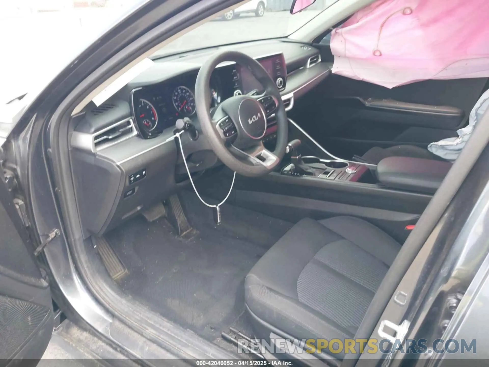 5 Photograph of a damaged car 5XXG14J29NG149192 KIA K5 2022