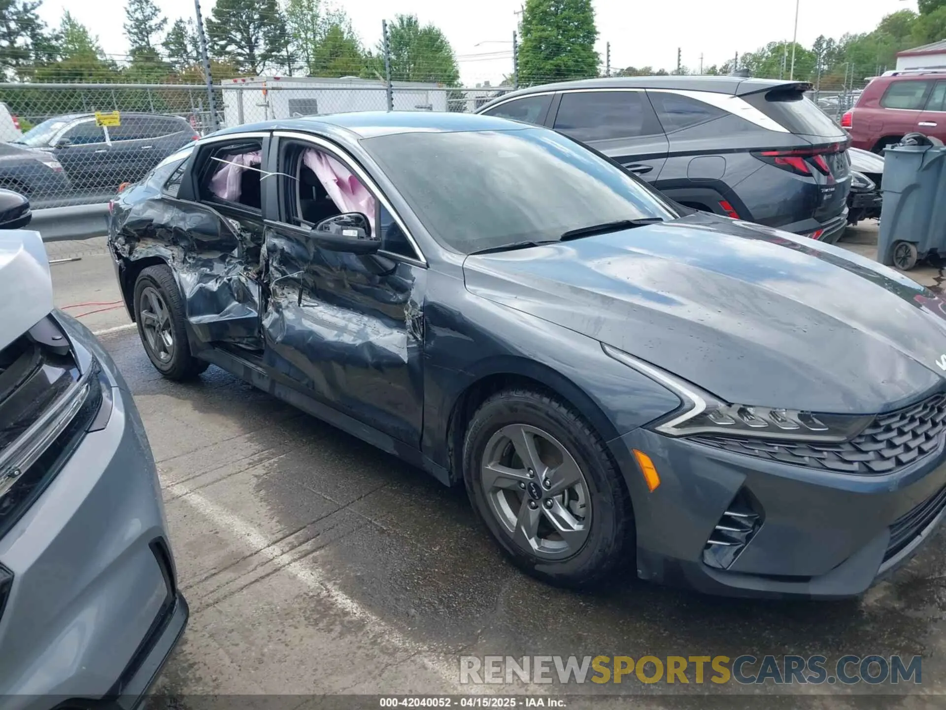 6 Photograph of a damaged car 5XXG14J29NG149192 KIA K5 2022