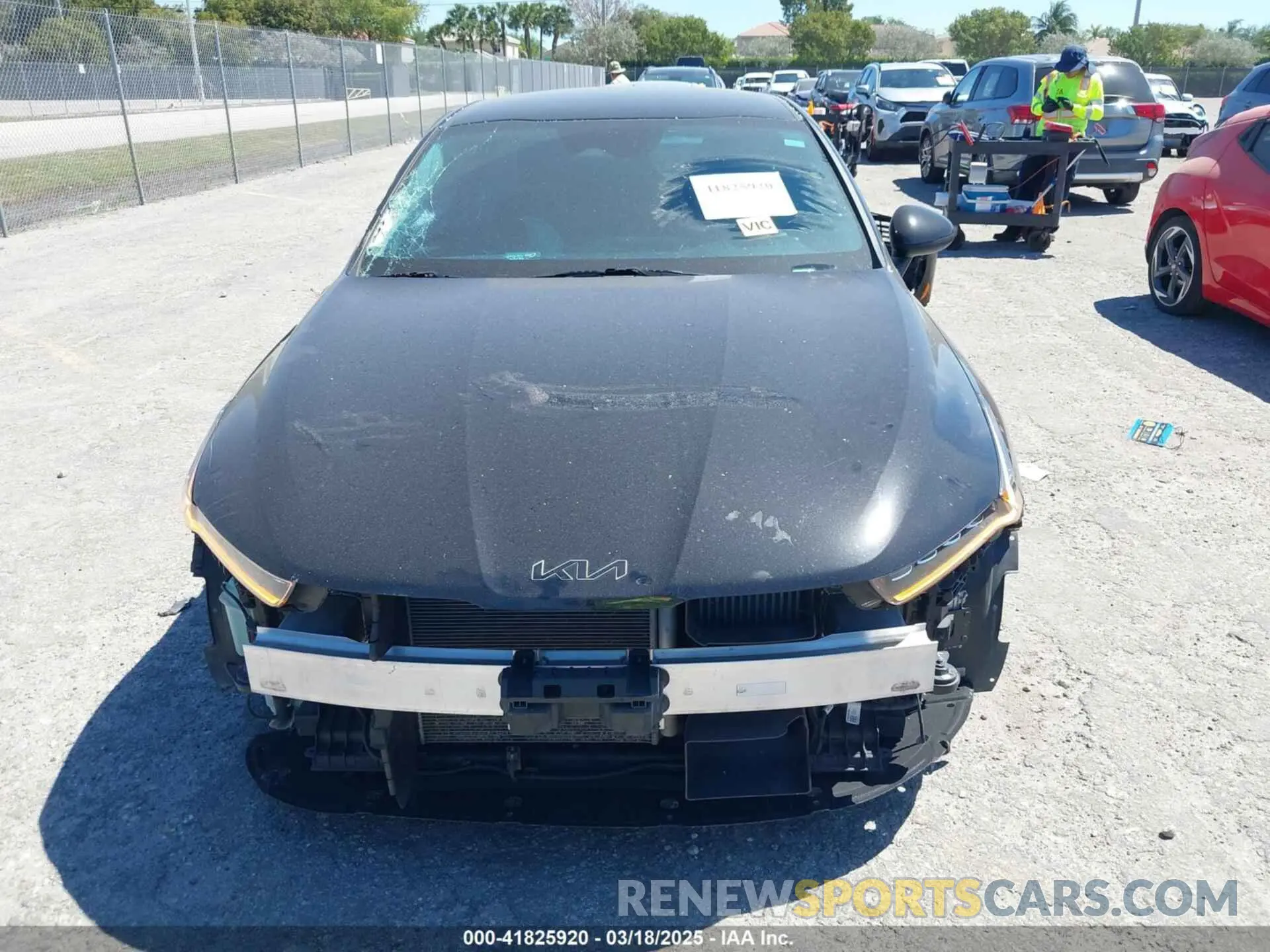13 Photograph of a damaged car 5XXG24J25NG115294 KIA K5 2022