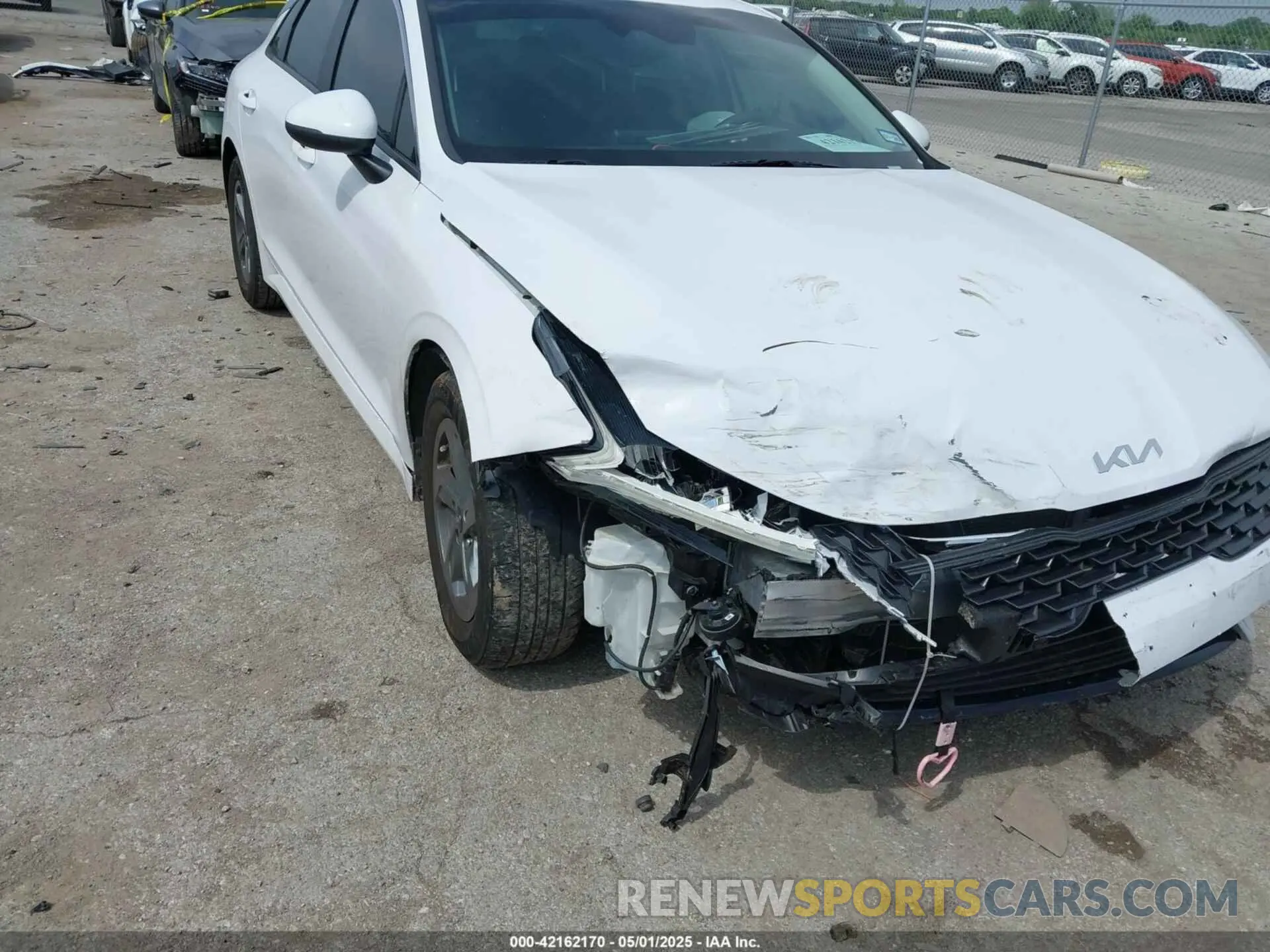 1 Photograph of a damaged car 5XXG24J26NG088347 KIA K5 2022