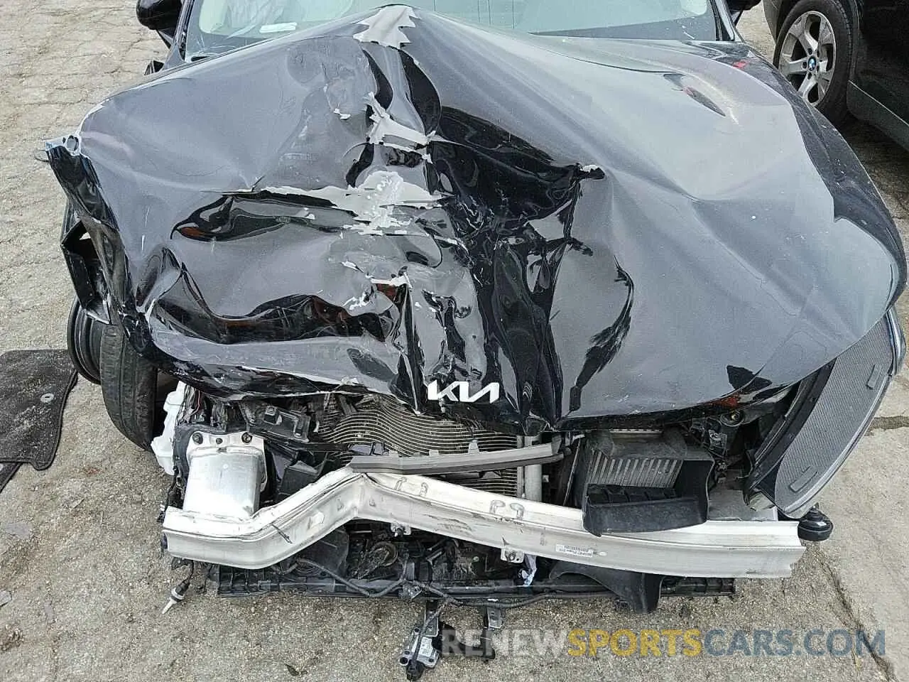 7 Photograph of a damaged car 5XXG34J20NG089992 KIA K5 2022