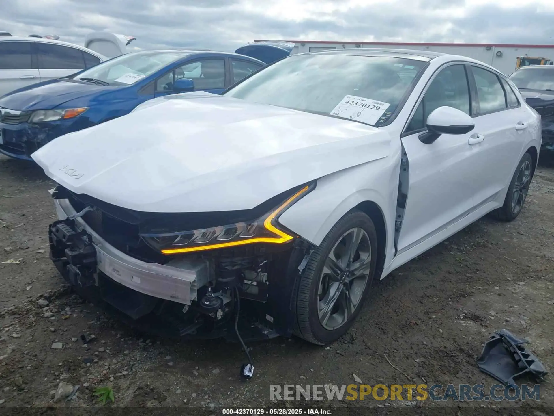 2 Photograph of a damaged car 5XXG34J28NG087701 KIA K5 2022