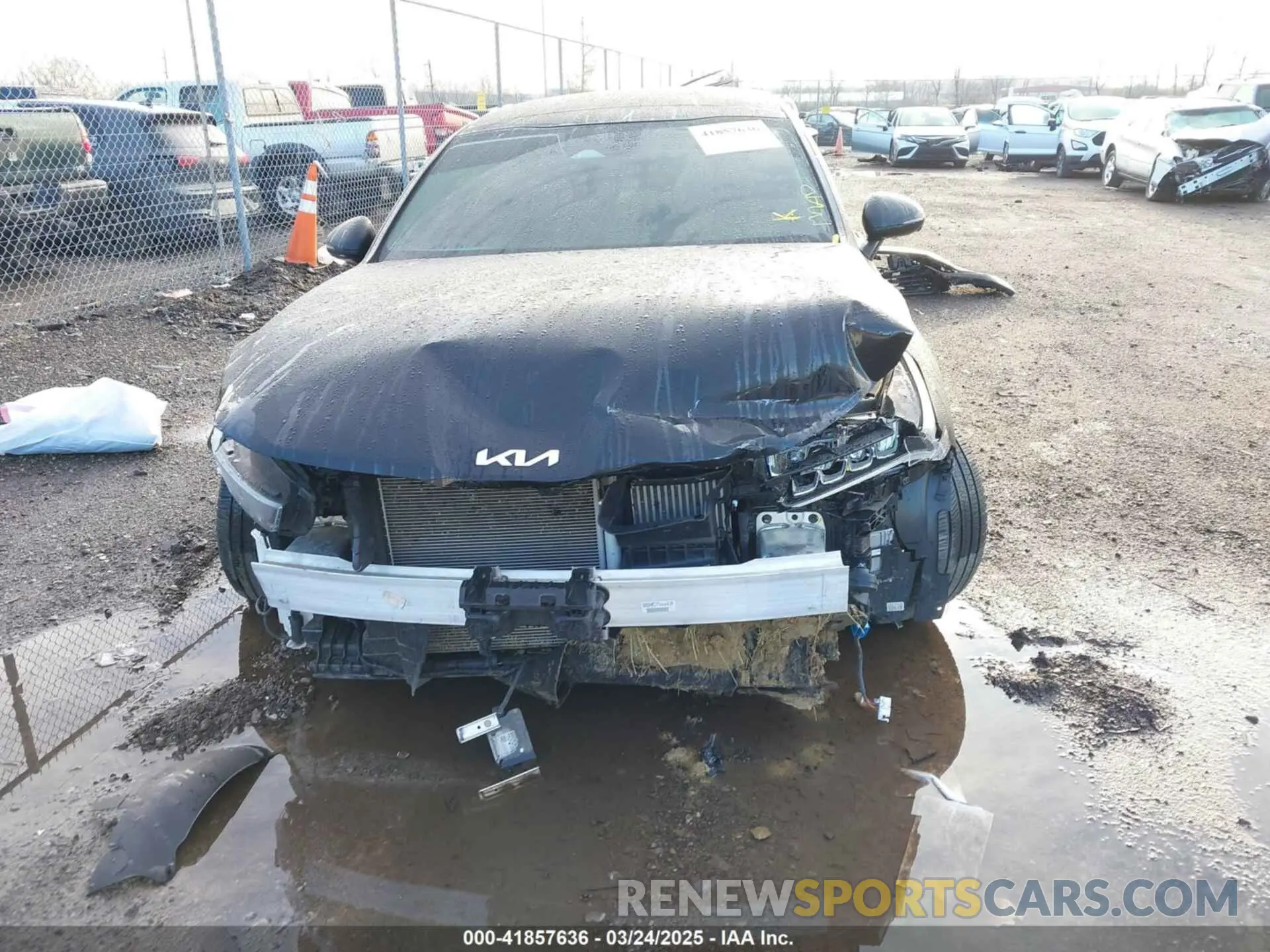 6 Photograph of a damaged car 5XXG34J29NG122939 KIA K5 2022