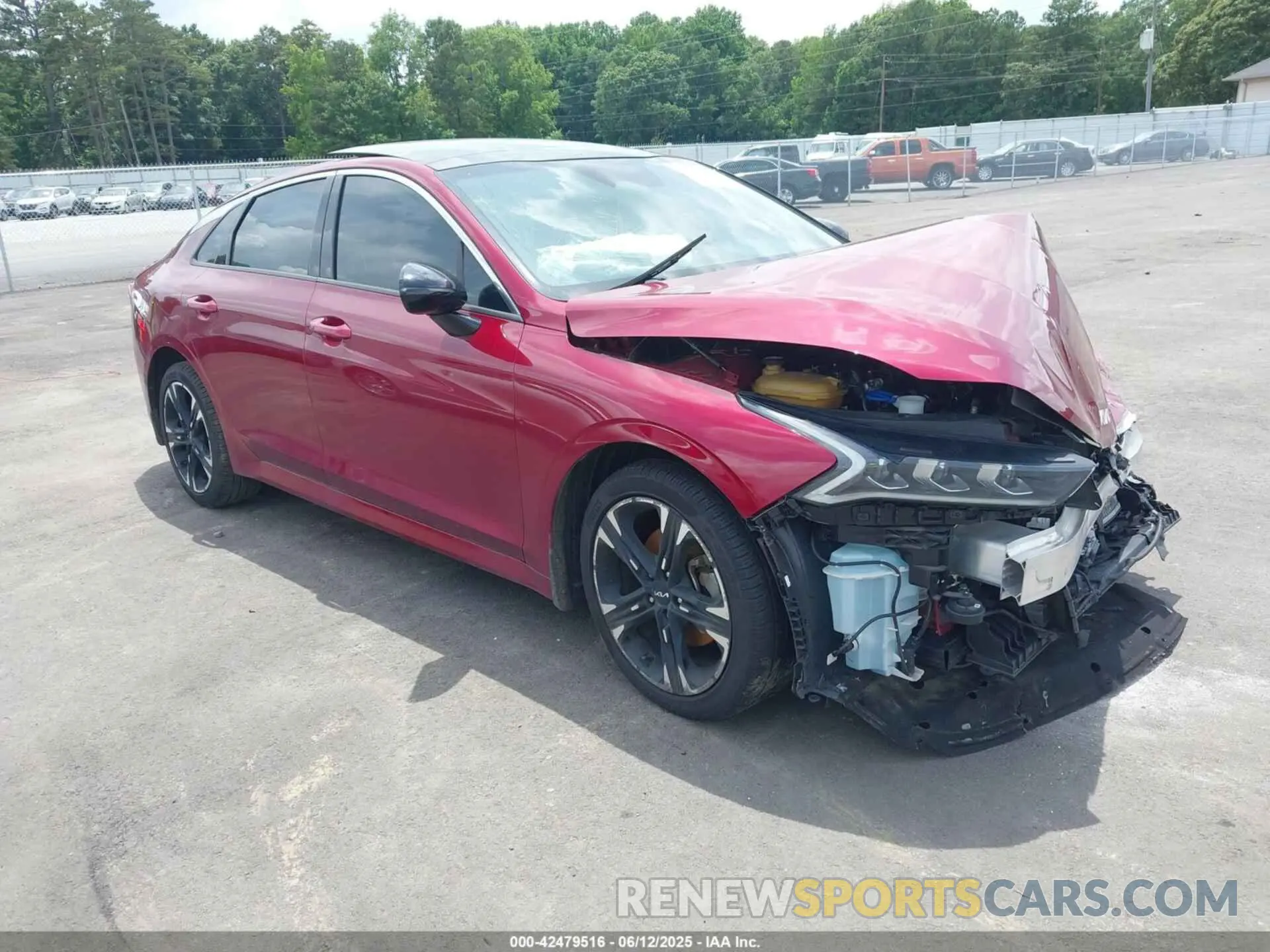 1 Photograph of a damaged car 5XXG64J20NG098599 KIA K5 2022