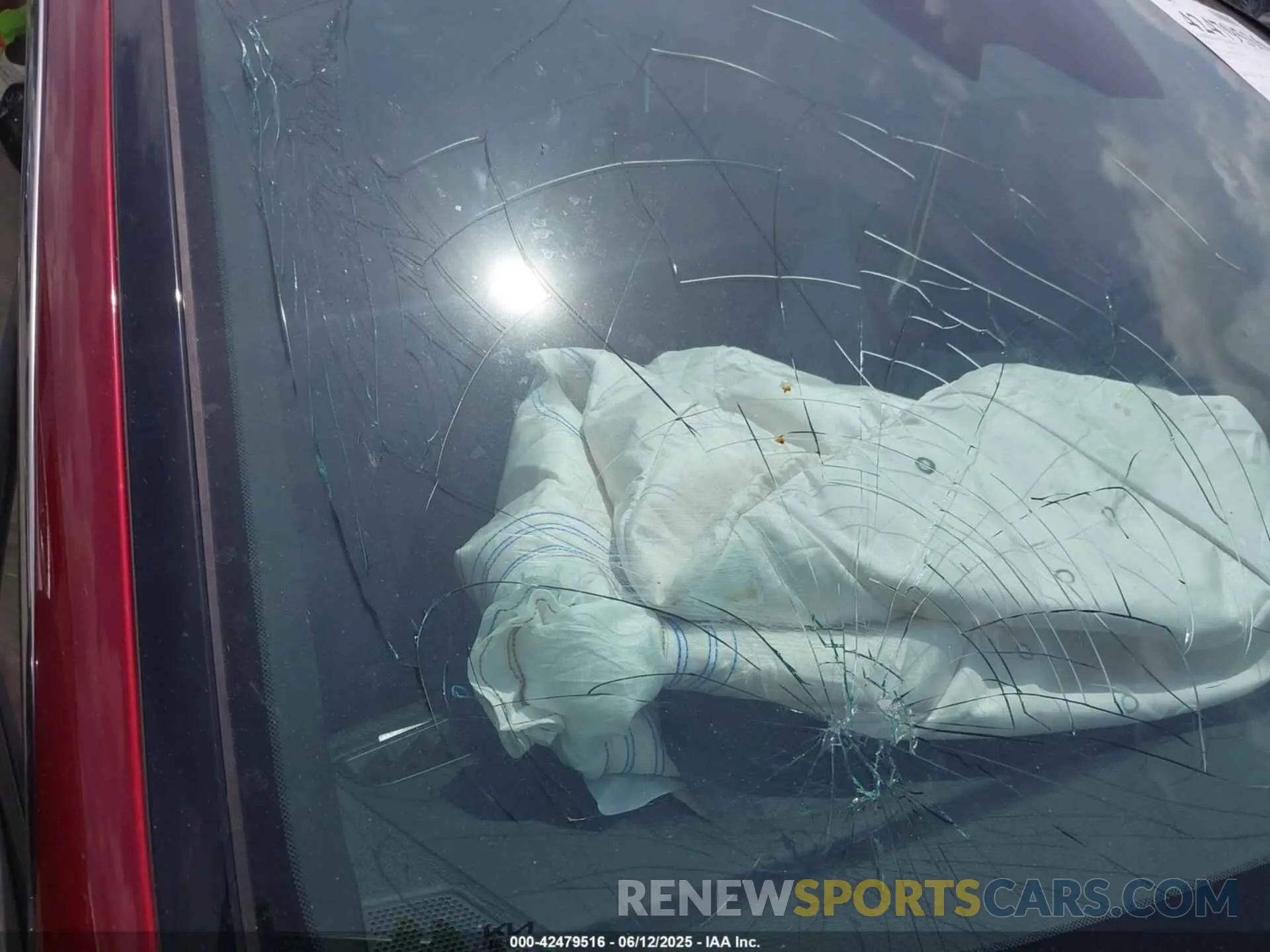 18 Photograph of a damaged car 5XXG64J20NG098599 KIA K5 2022