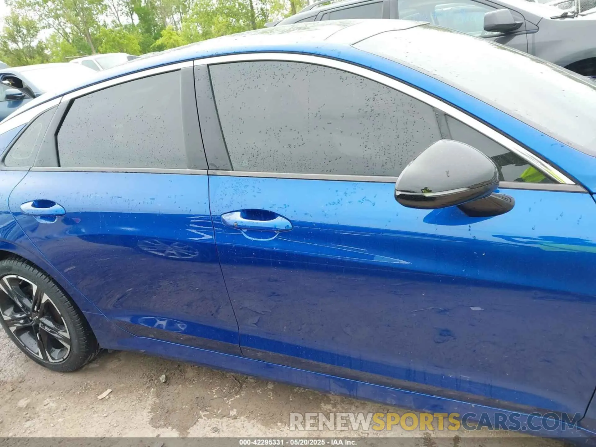 13 Photograph of a damaged car 5XXG64J20NG099719 KIA K5 2022