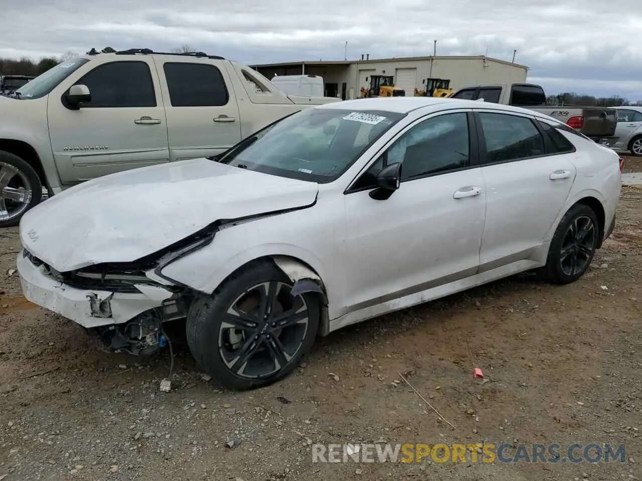 1 Photograph of a damaged car 5XXG64J20NG105356 KIA K5 2022