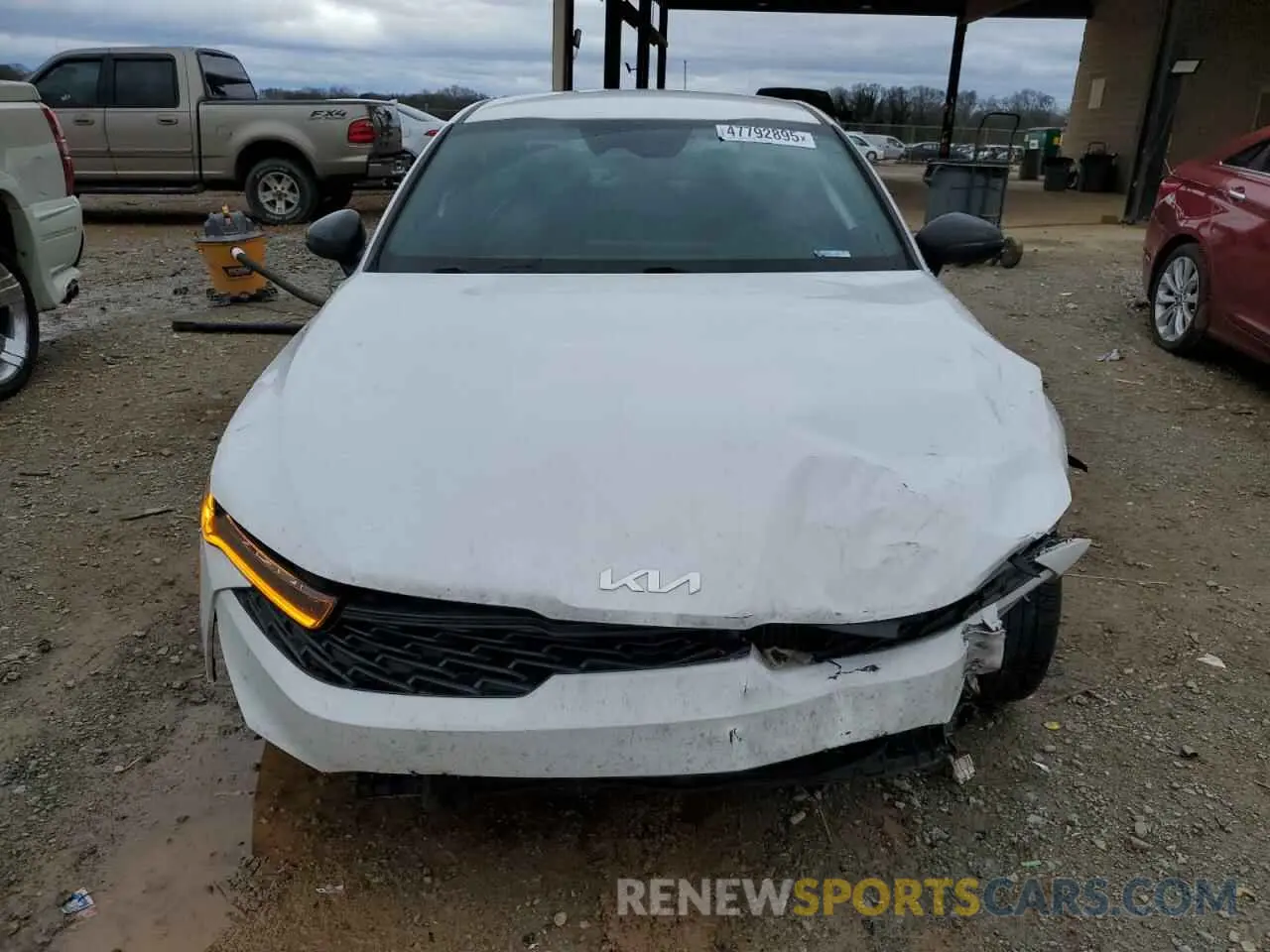 5 Photograph of a damaged car 5XXG64J20NG105356 KIA K5 2022