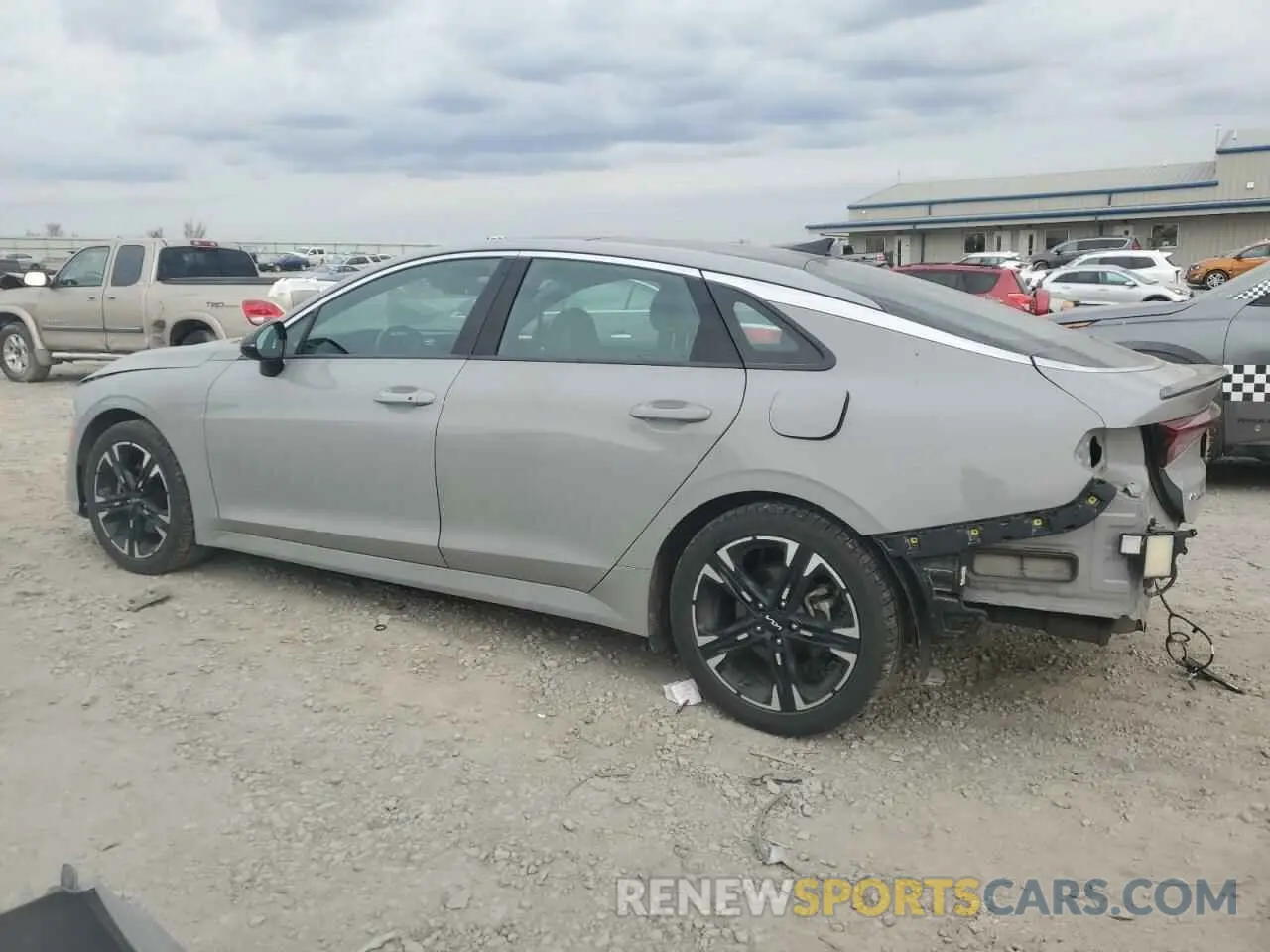 2 Photograph of a damaged car 5XXG64J20NG108998 KIA K5 2022
