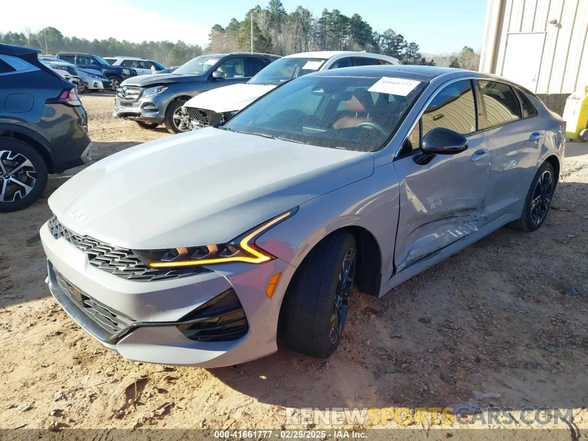 2 Photograph of a damaged car 5XXG64J20NG113375 KIA K5 2022