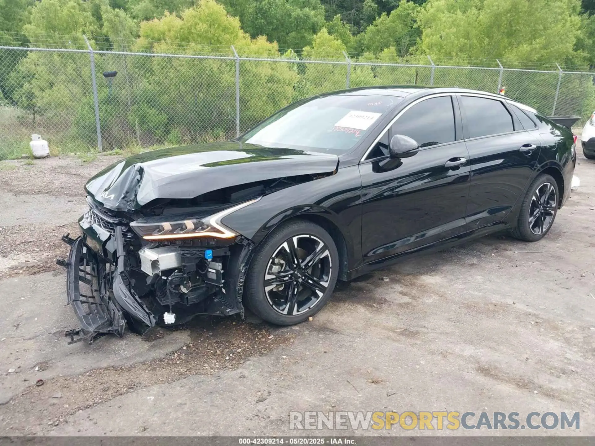 2 Photograph of a damaged car 5XXG64J20NG156517 KIA K5 2022
