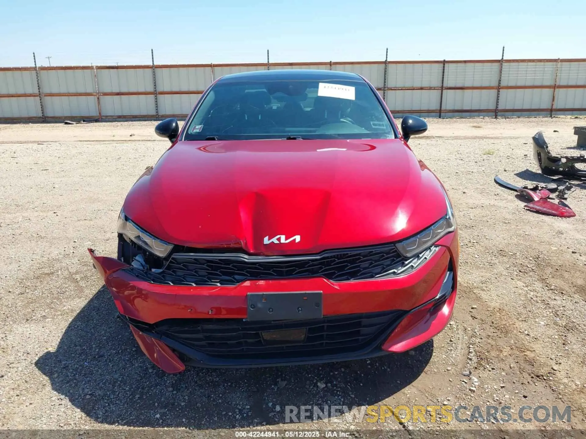 12 Photograph of a damaged car 5XXG64J20NG162561 KIA K5 2022