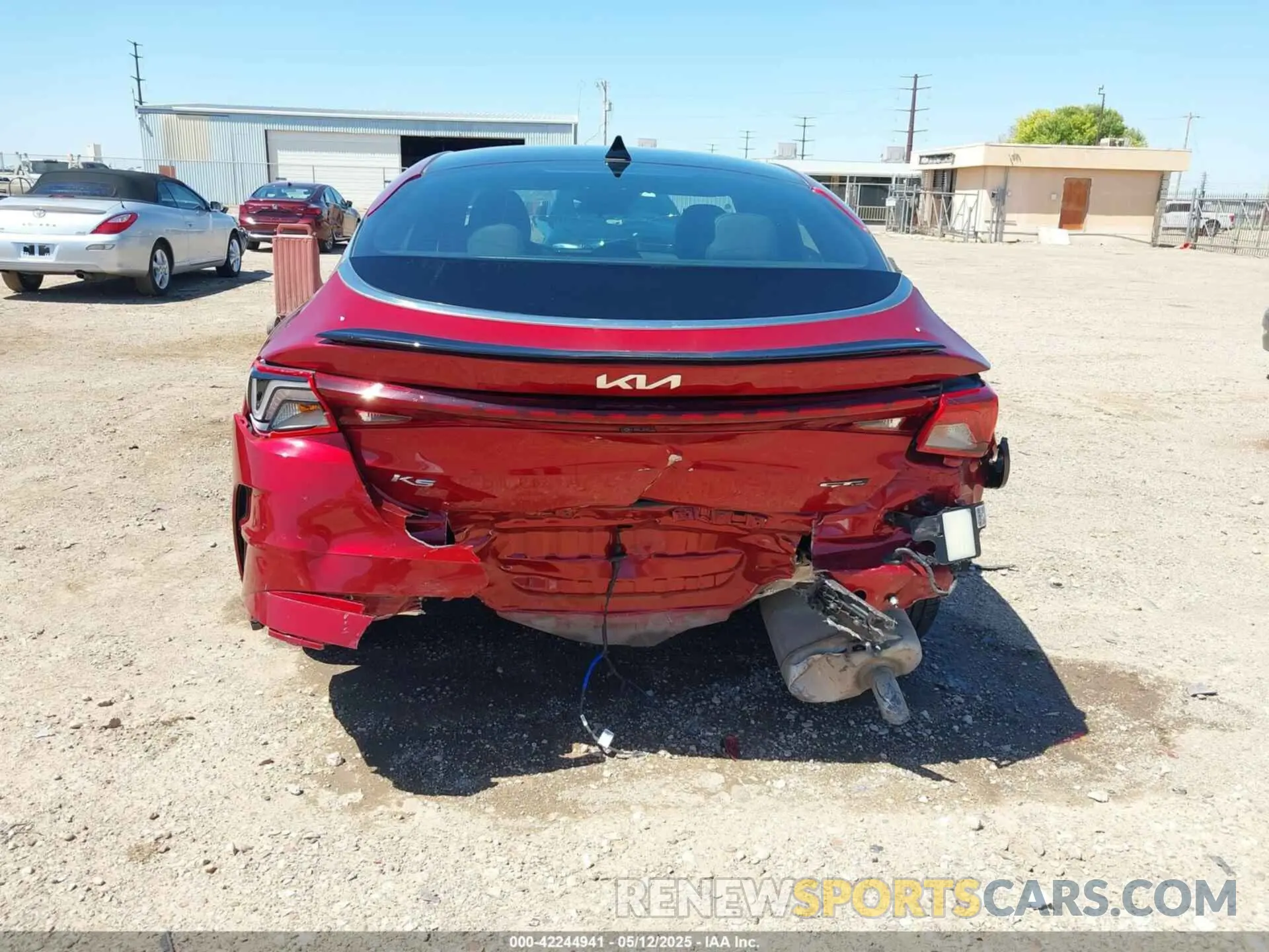 16 Photograph of a damaged car 5XXG64J20NG162561 KIA K5 2022