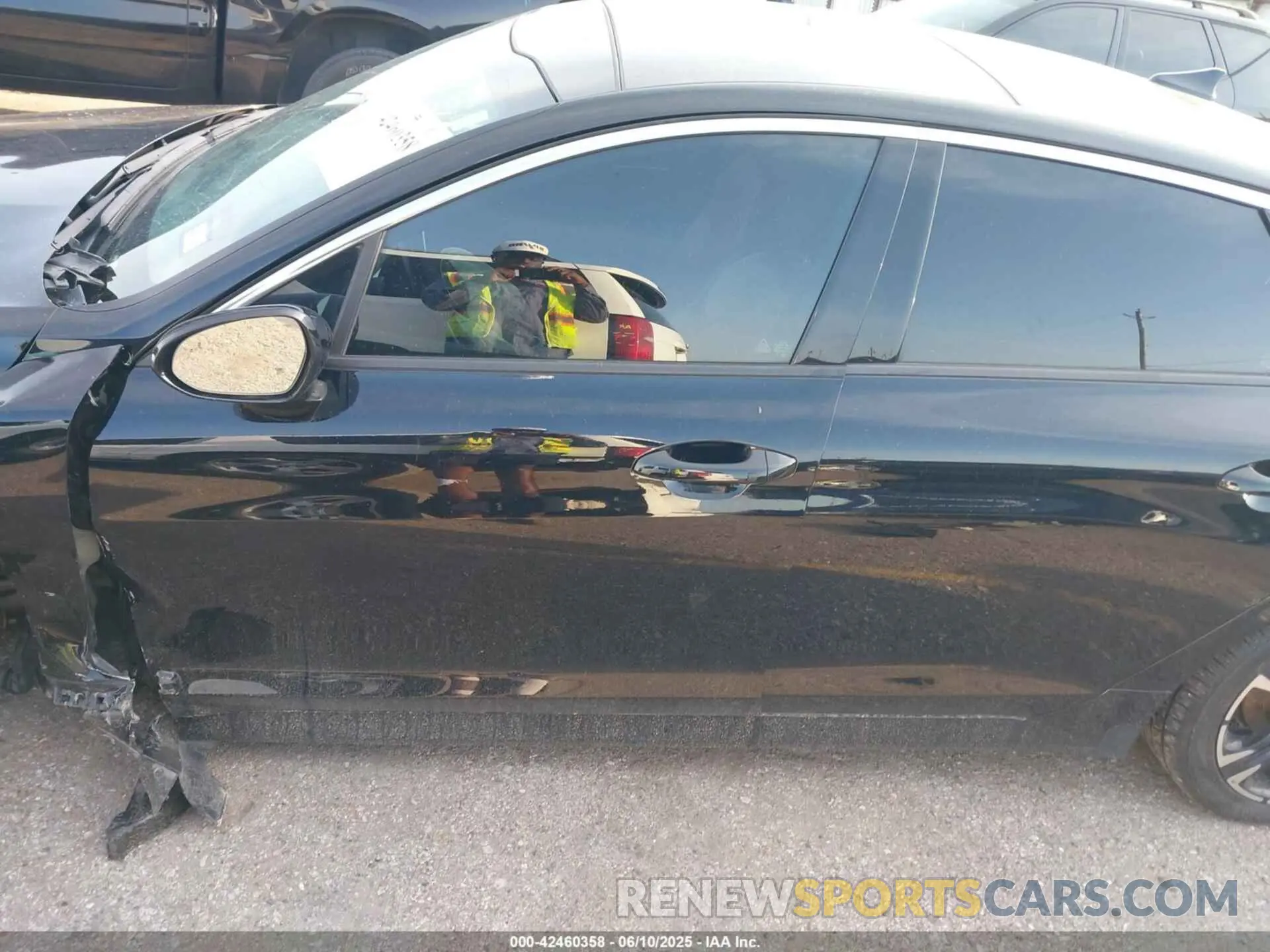 15 Photograph of a damaged car 5XXG64J21NG121114 KIA K5 2022