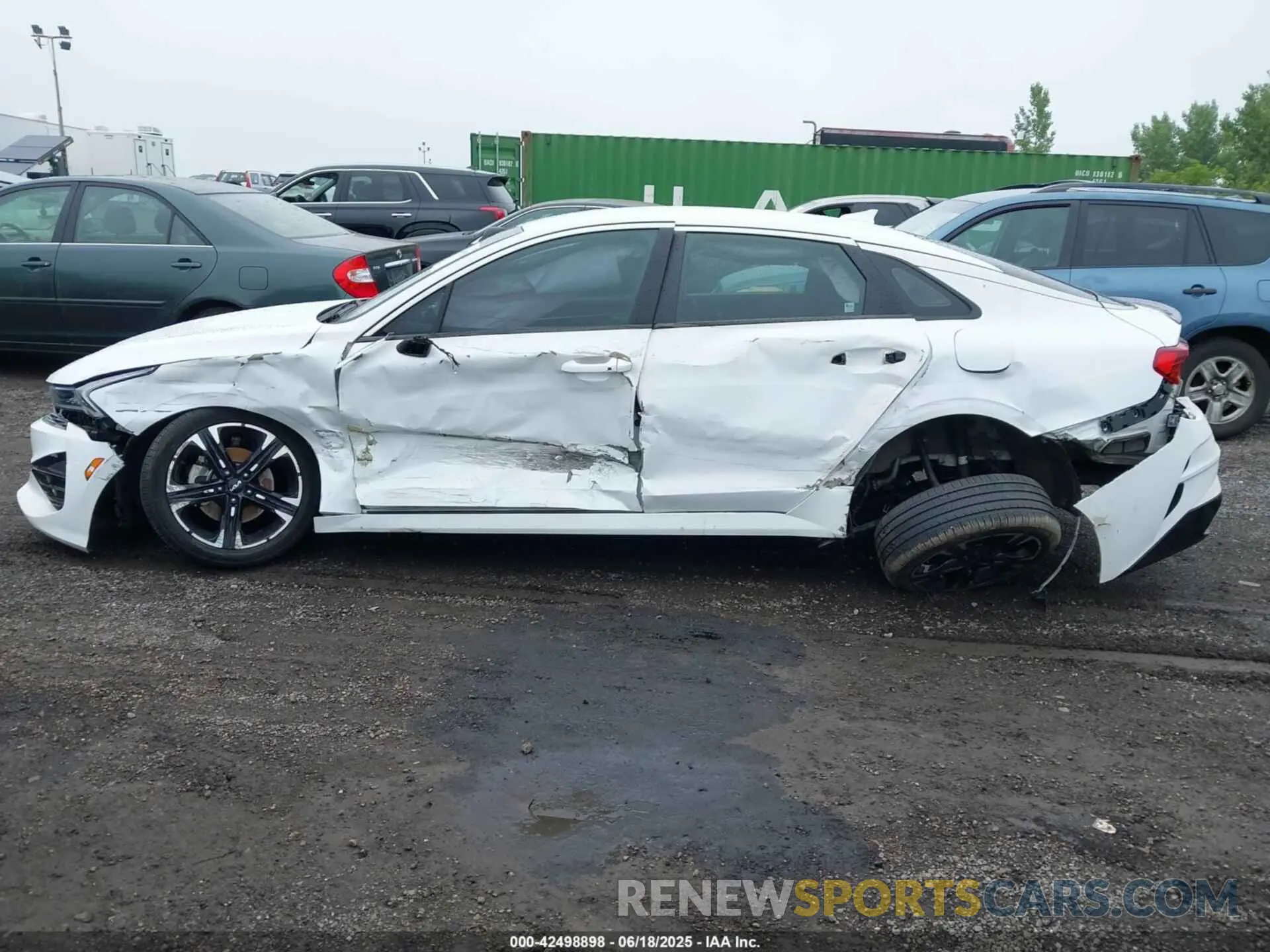 13 Photograph of a damaged car 5XXG64J23NG088486 KIA K5 2022