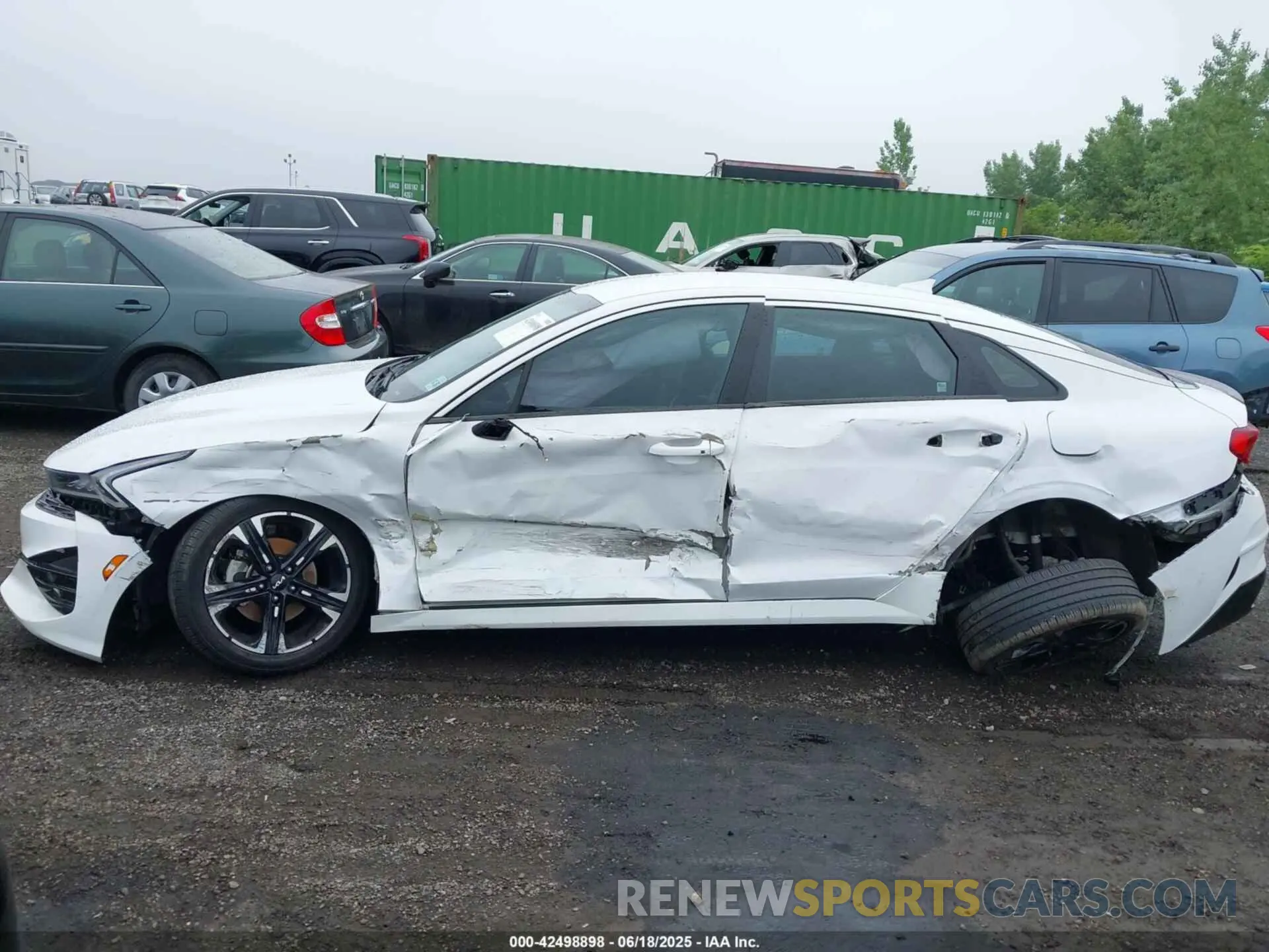 17 Photograph of a damaged car 5XXG64J23NG088486 KIA K5 2022