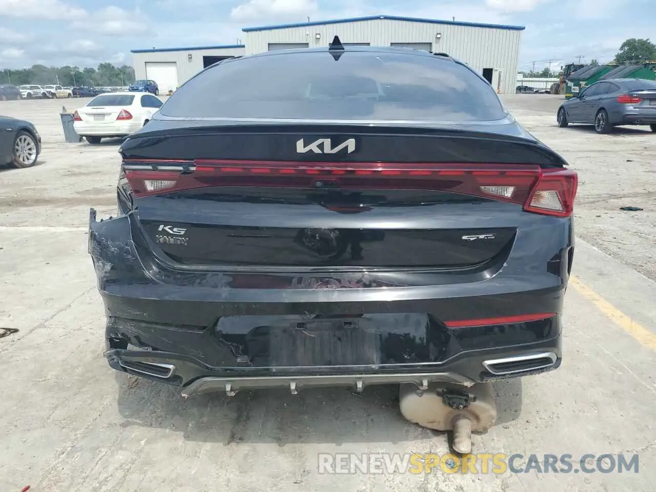 6 Photograph of a damaged car 5XXG64J23NG091369 KIA K5 2022
