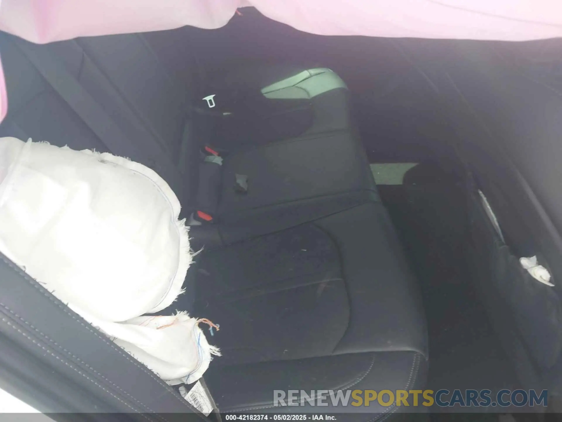 8 Photograph of a damaged car 5XXG64J23NG128582 KIA K5 2022
