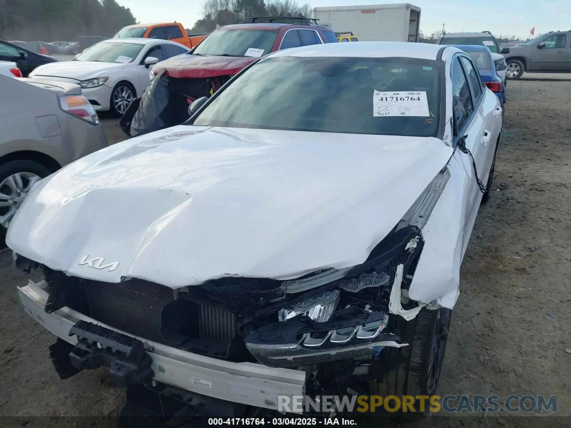 6 Photograph of a damaged car 5XXG64J23NG157001 KIA K5 2022